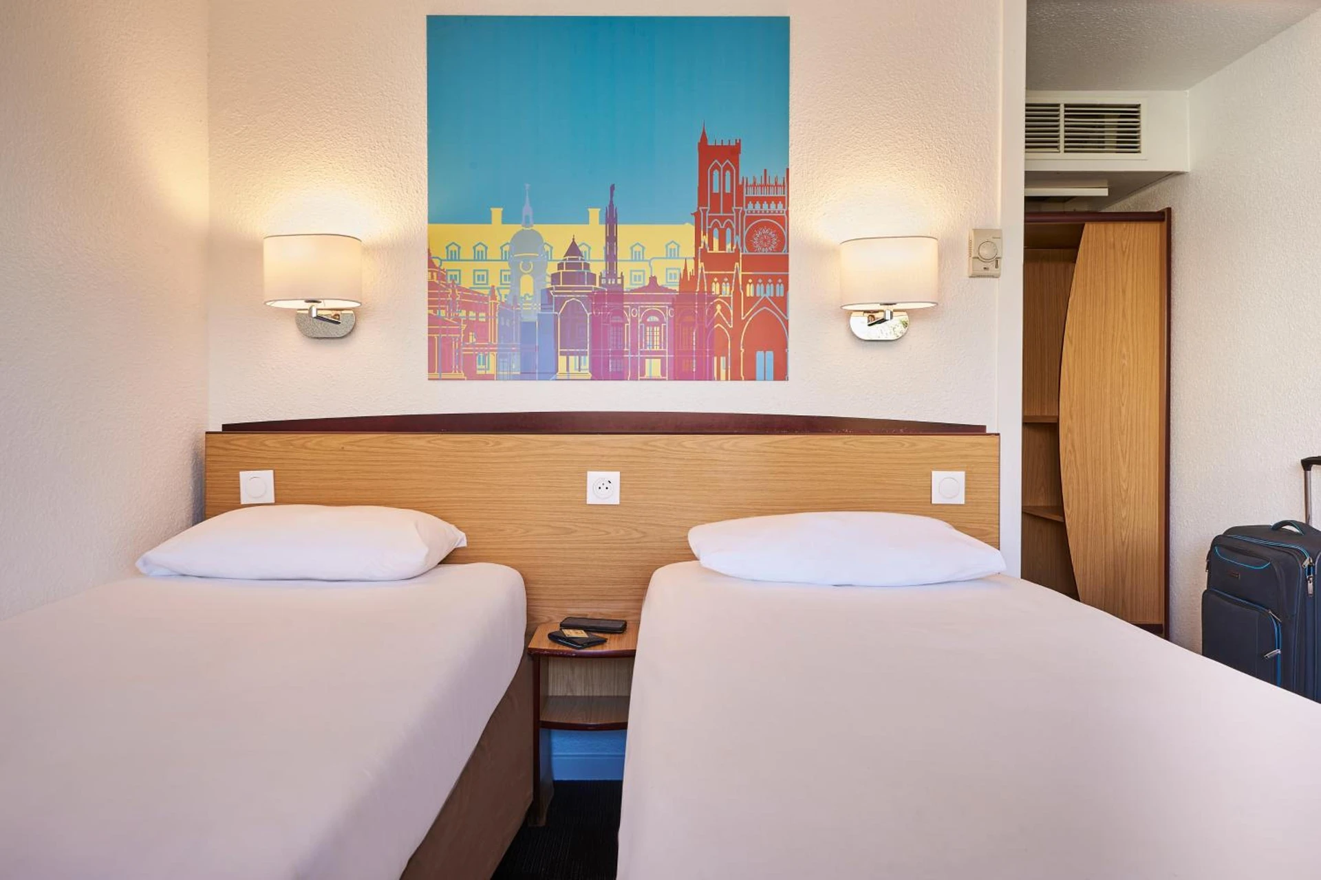 Magnifique chambre pour un séminaire d'entreprise à Kyriad Direct Strasbourg Ouest - Zénith - Strasbourg