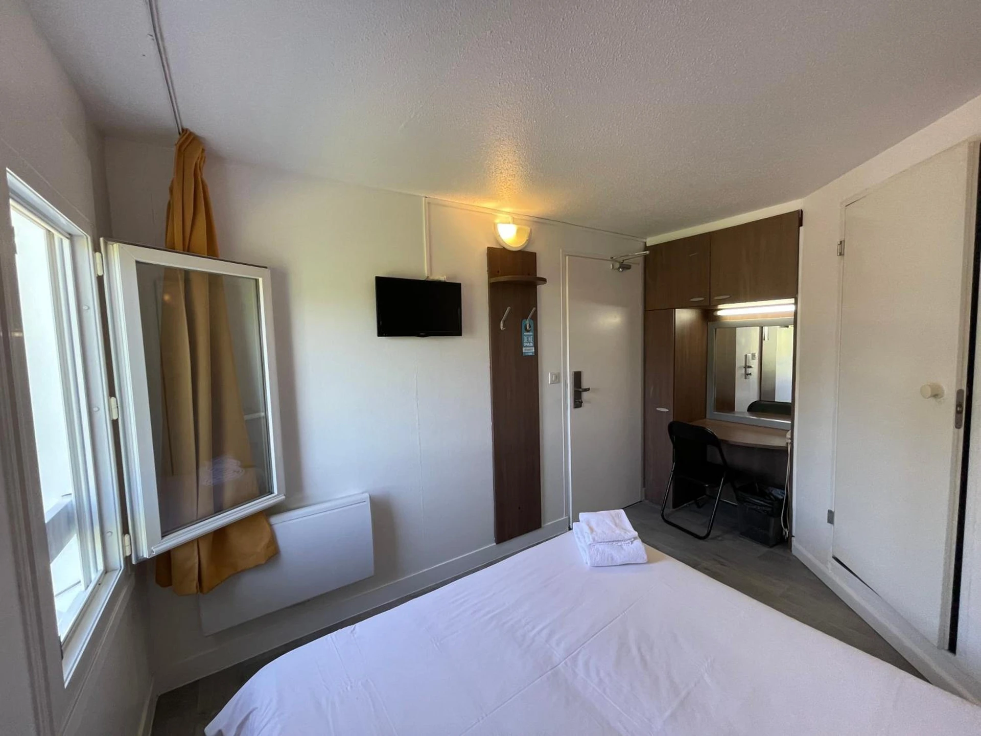 Chambre disponible pour un séminaire d'entreprise à Kyriad Direct Val de Reuil - Val de Reuil