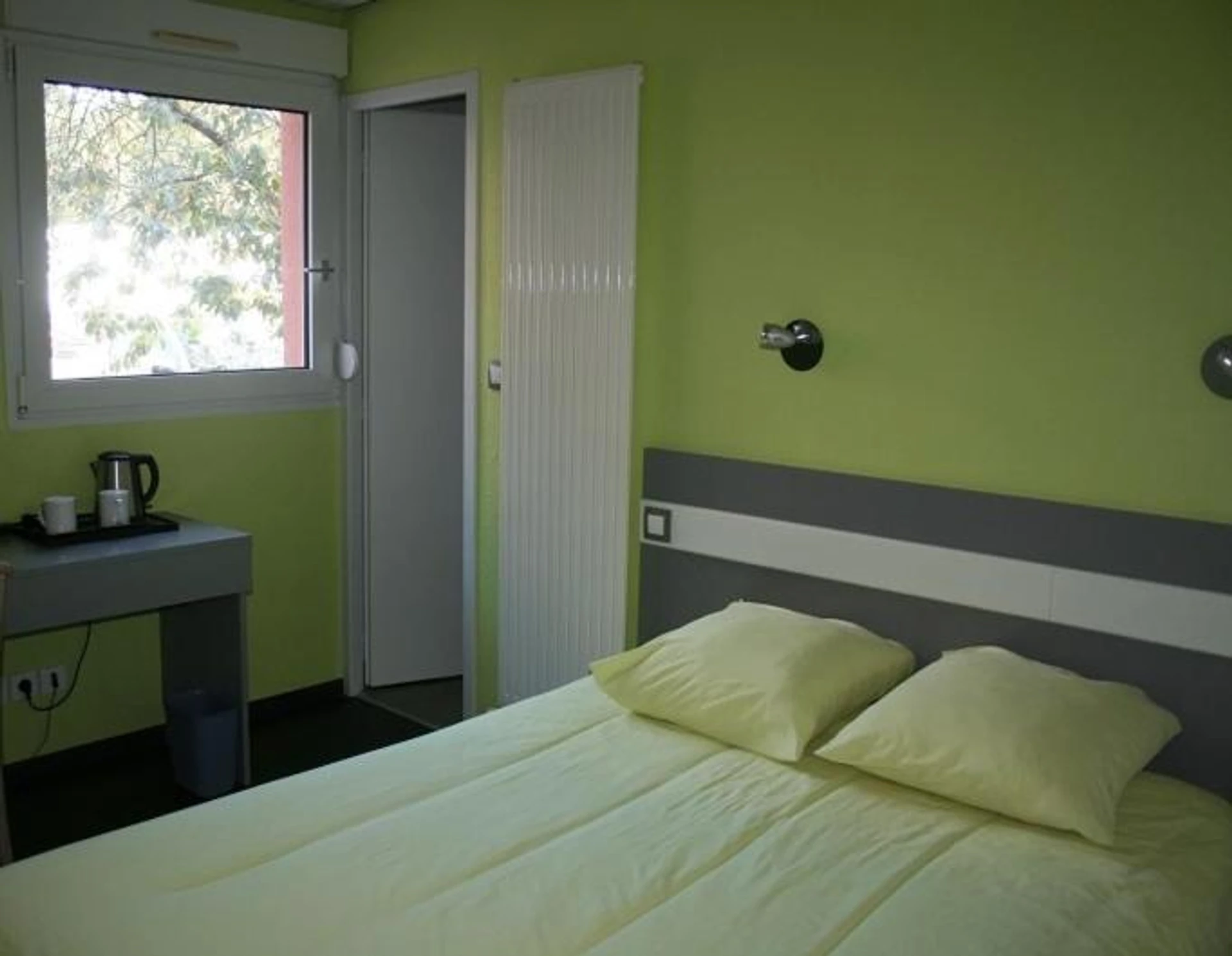 Chambre disponible pour un séminaire d'entreprise à Kyriad Direct Lure - Lure