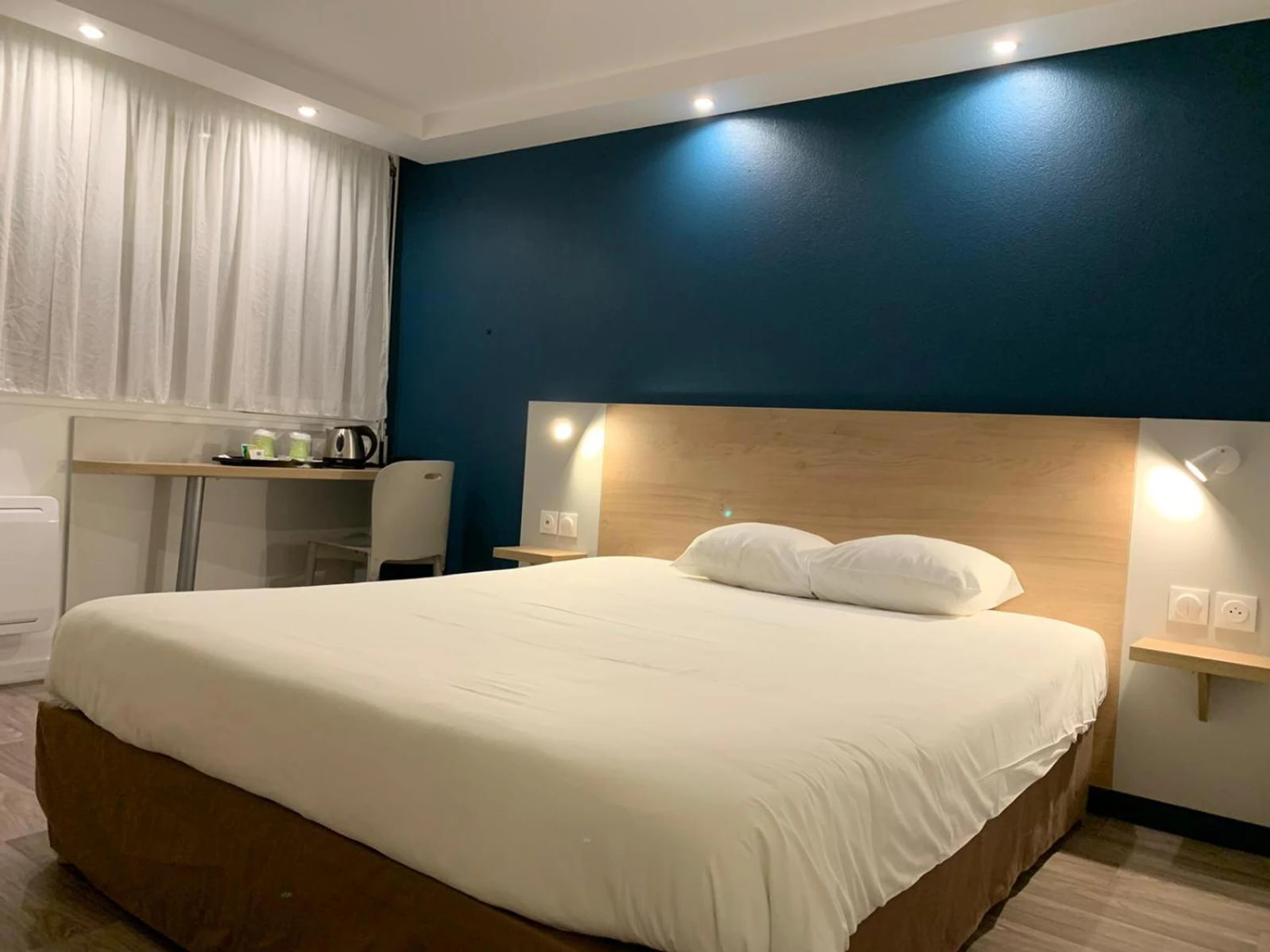Chambre disponible pour un séminaire d'entreprise à KYRIAD Issoudun - Issoudun