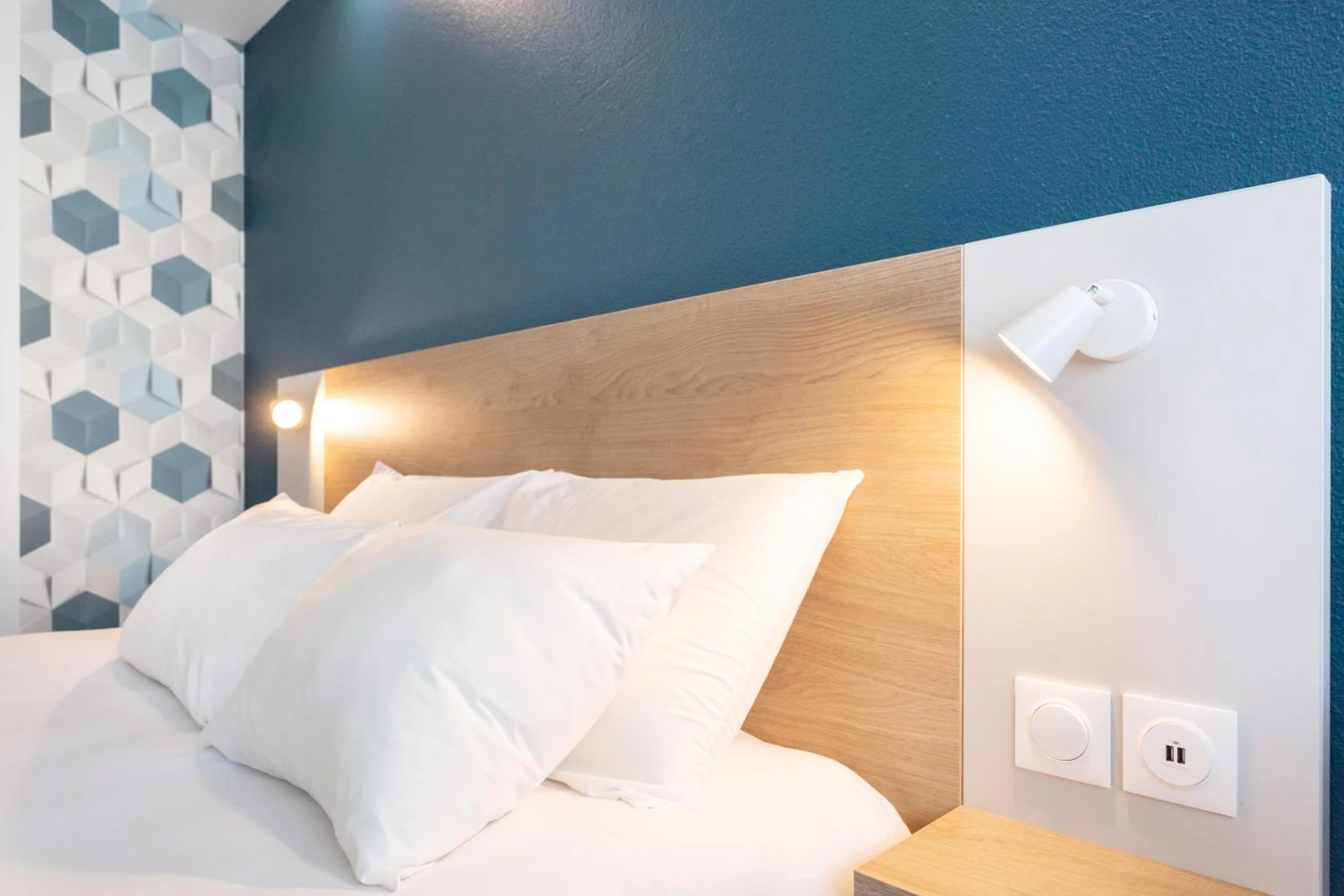 Magnifique chambre pour un séminaire d'entreprise à KYRIAD Issoudun - Issoudun