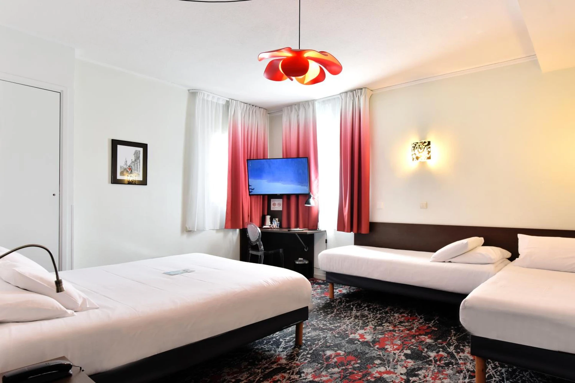 Magnifique chambre pour un séminaire d'entreprise à Hôtel Kyriad La Rochelle Centre Ville - La Rochelle