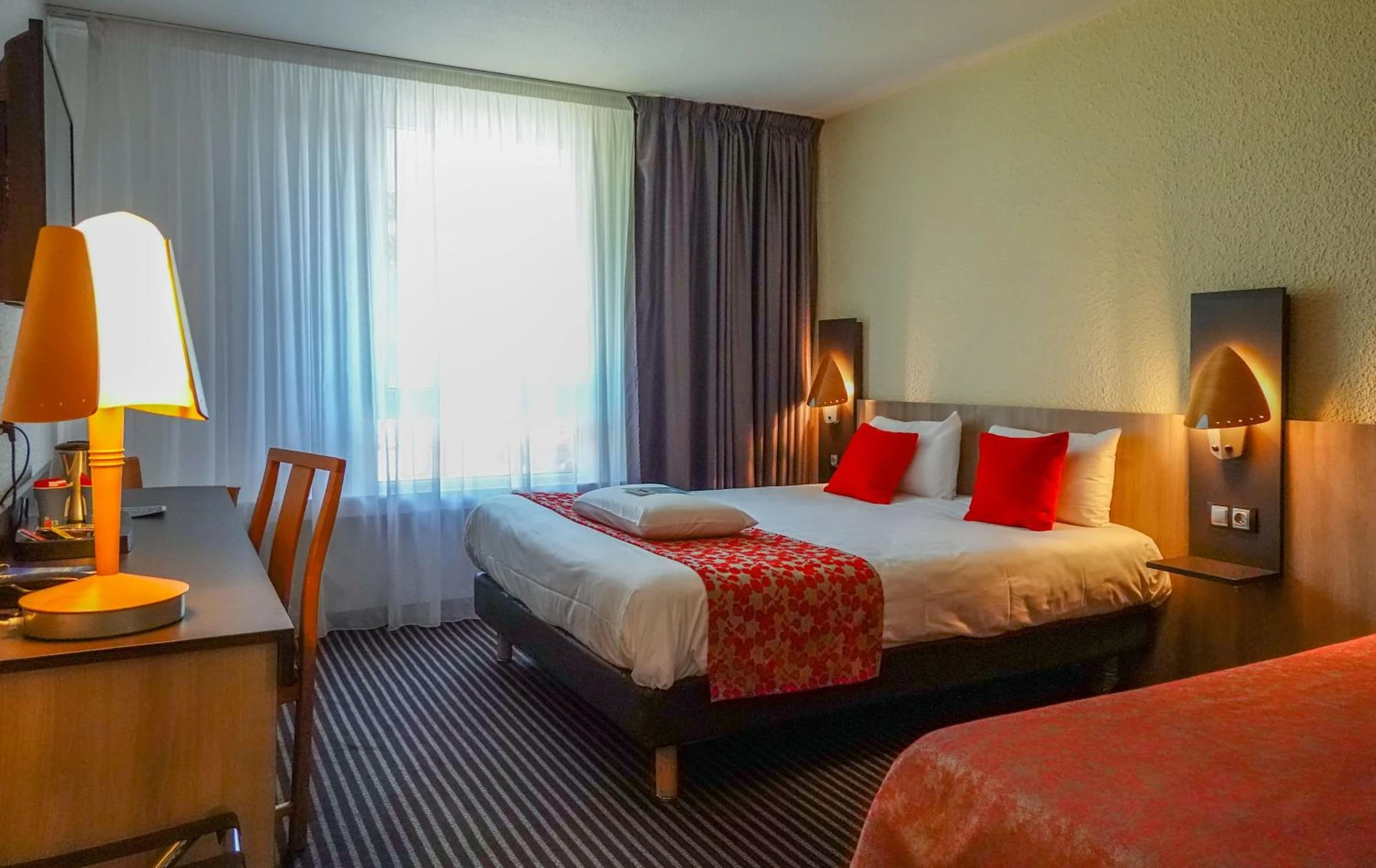 Magnifique chambre pour un séminaire d'entreprise à Kyriad Montchanin le Creusot - Montchanin