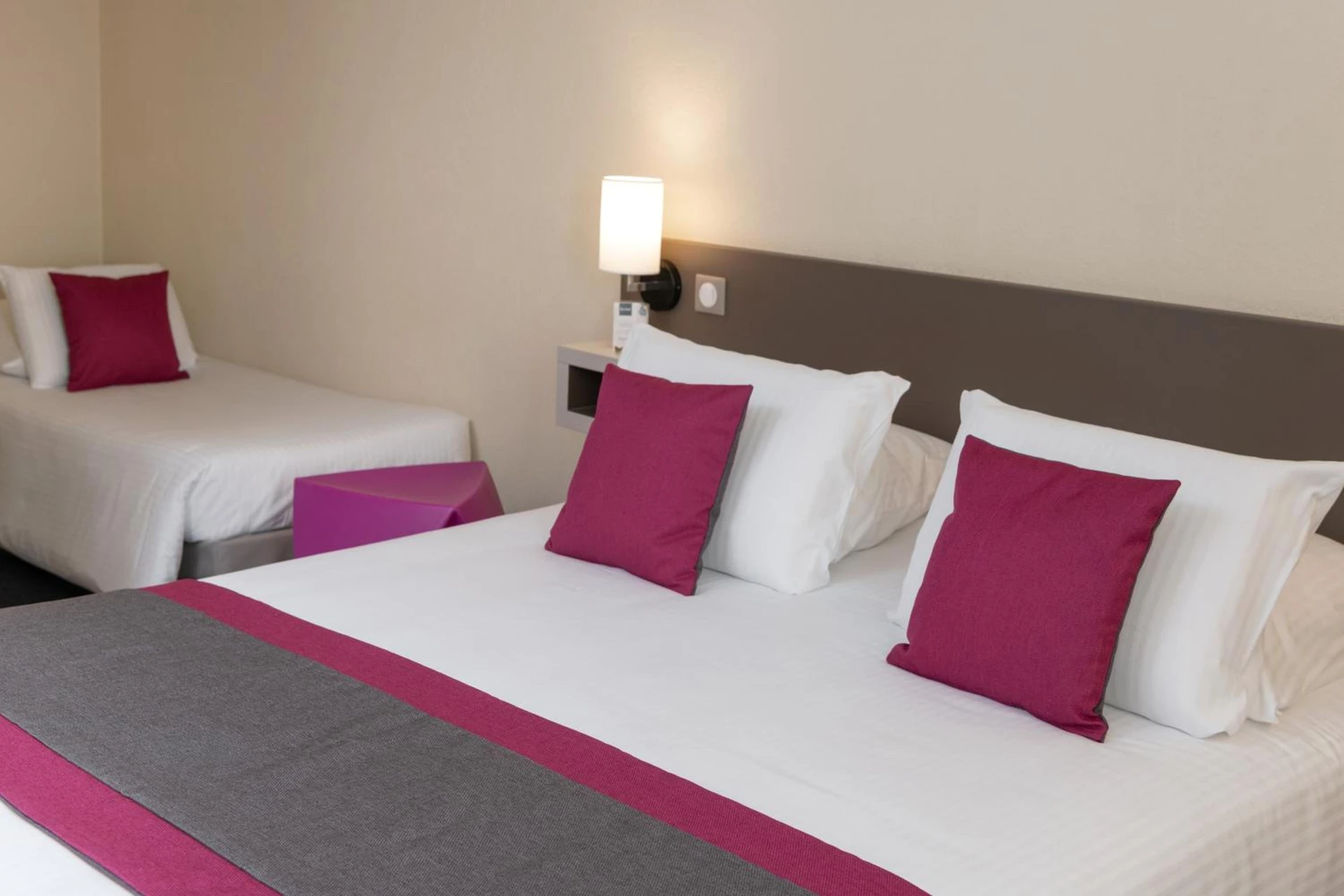 Magnifique chambre pour un séminaire d'entreprise à Kyriad Hotel Lyon Givors - Givors