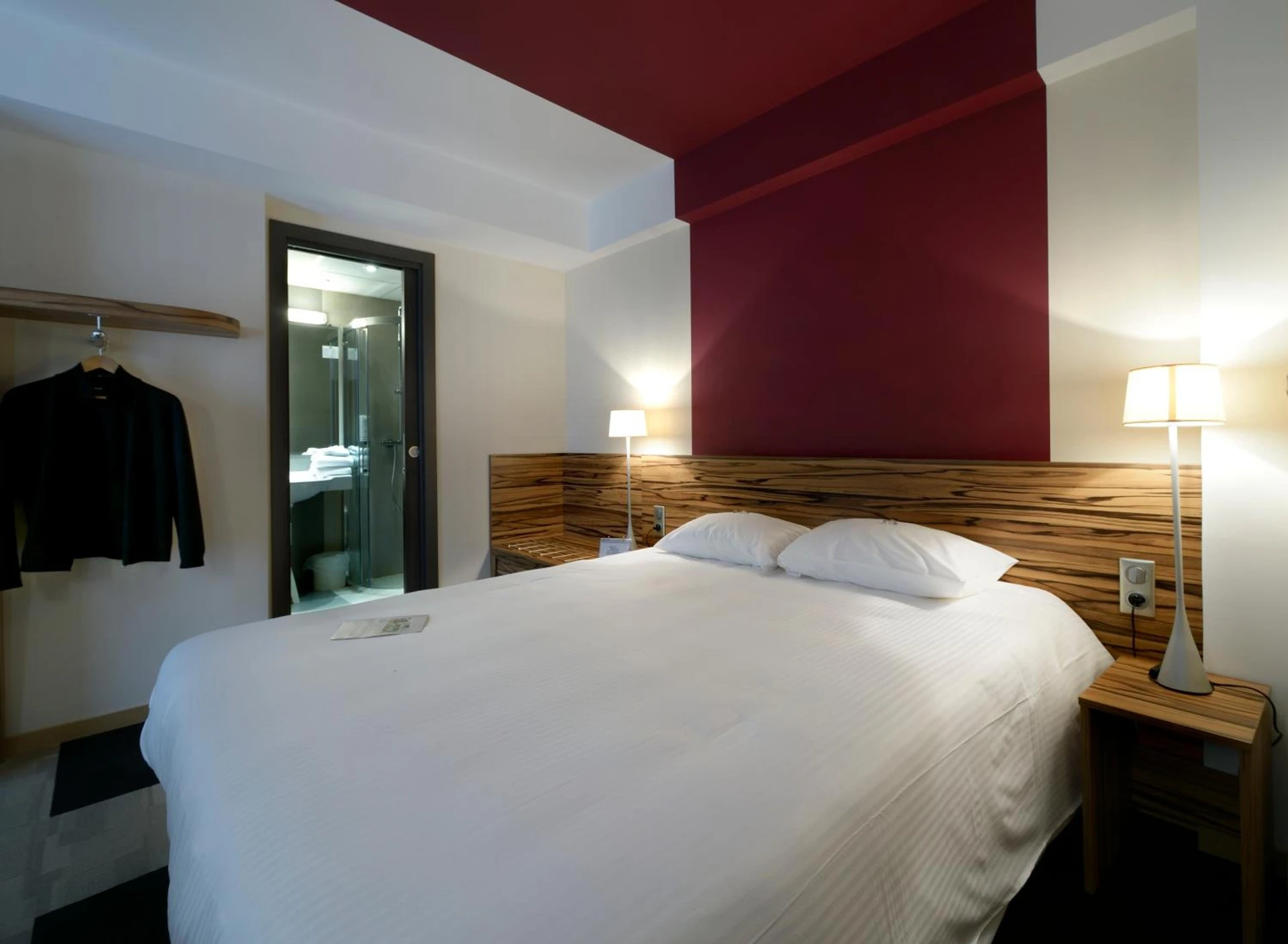 Magnifique chambre pour un séminaire d'entreprise à Kyriad Montbeliard Sochaux - Montbéliard