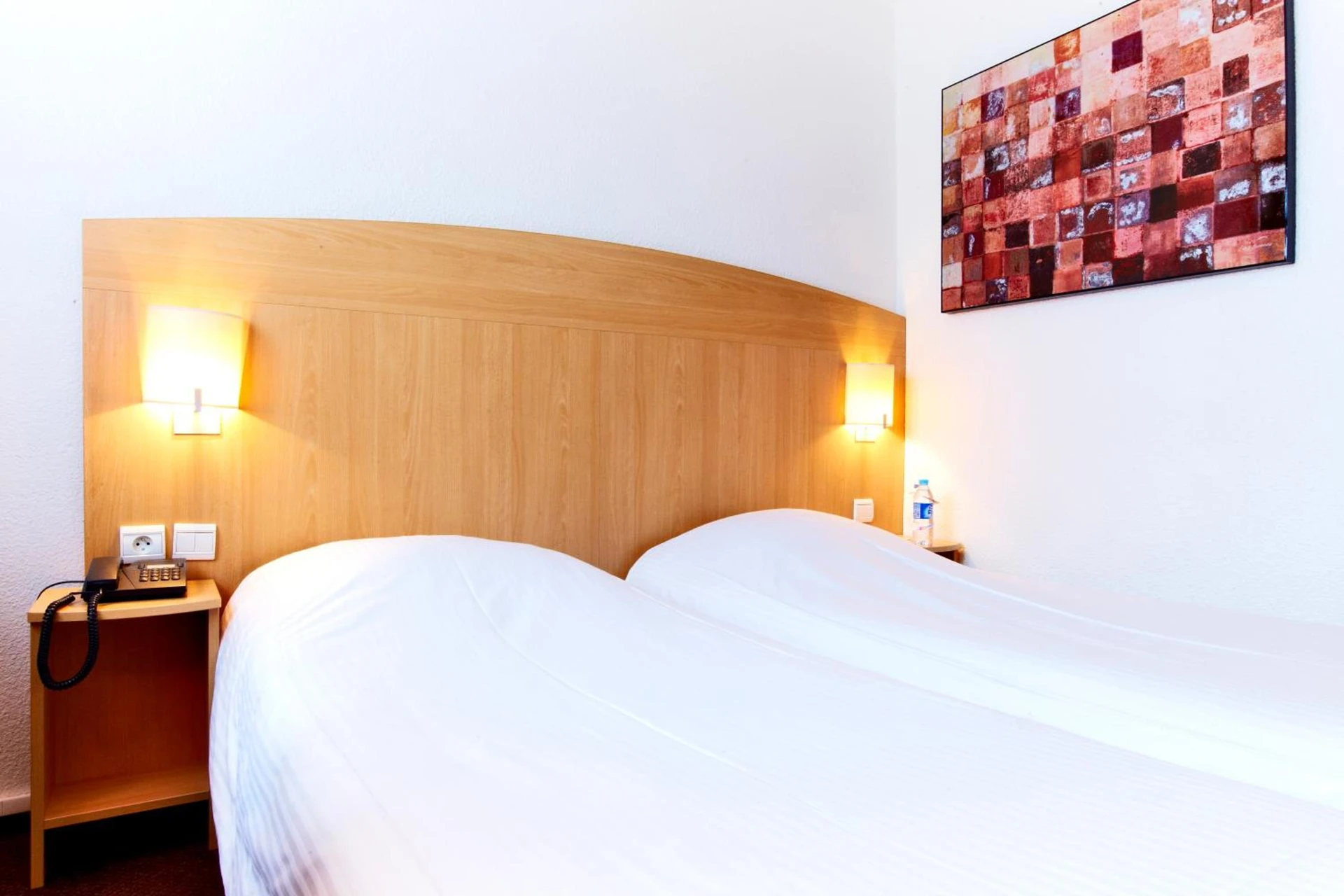Chambre disponible pour un séminaire d'entreprise à Hôtel Restaurant Kyriad Mulhouse Nord Illzach - Illzach
