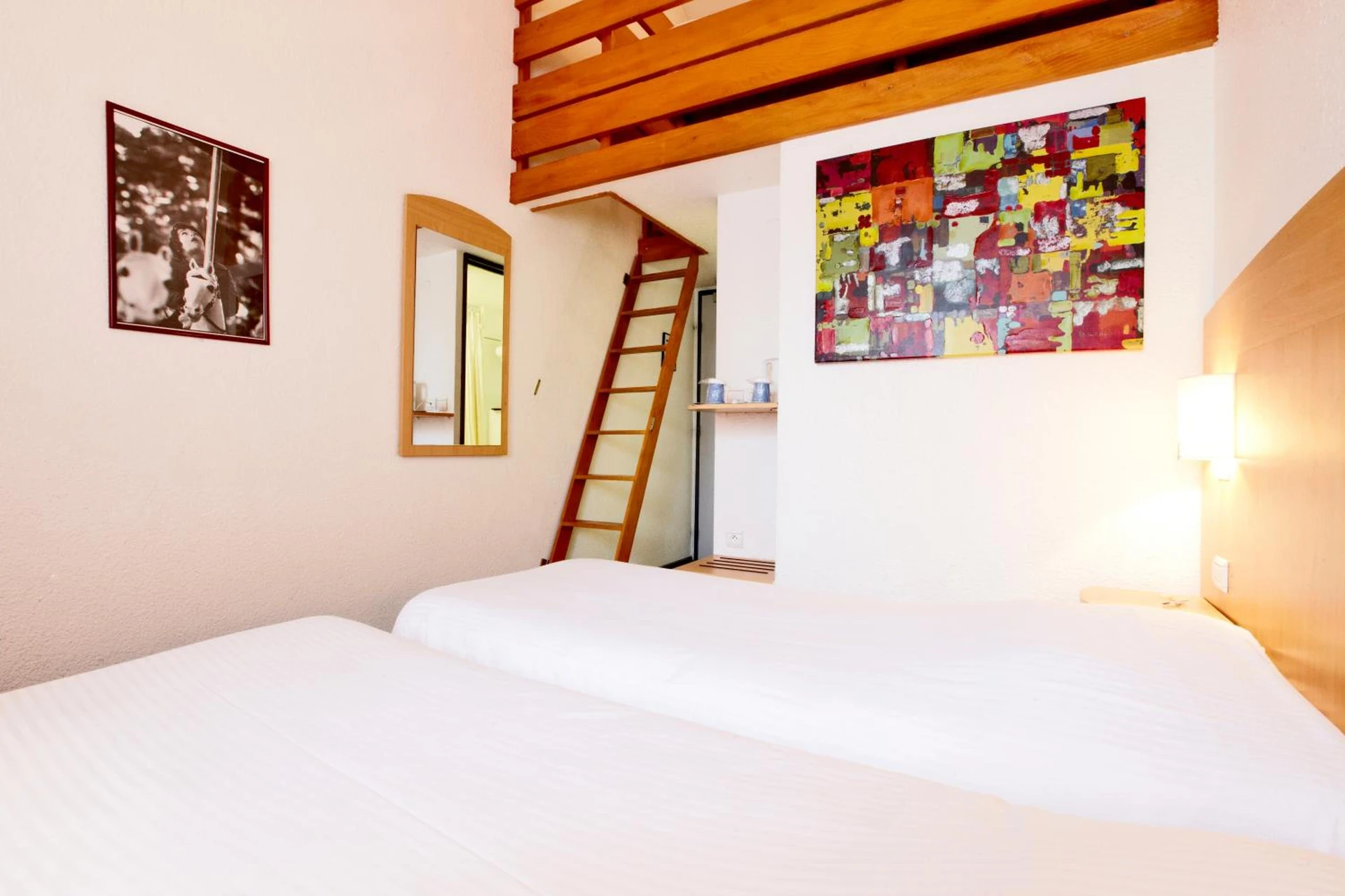Magnifique chambre pour un séminaire d'entreprise à Hôtel Restaurant Kyriad Mulhouse Nord Illzach - Illzach