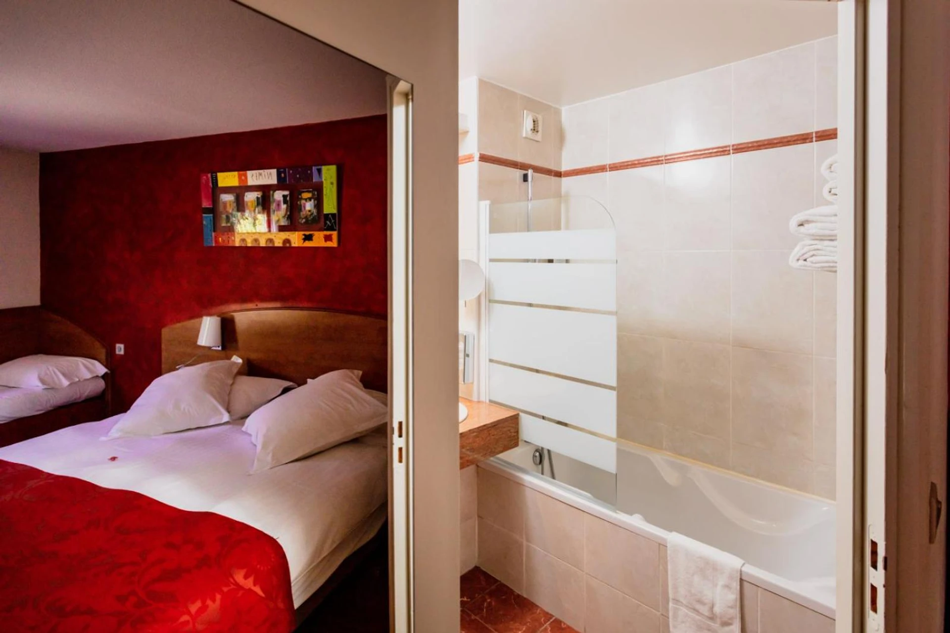 Chambre disponible pour un séminaire d'entreprise à Kyriad Nîmes Ouest A9 - Nîmes