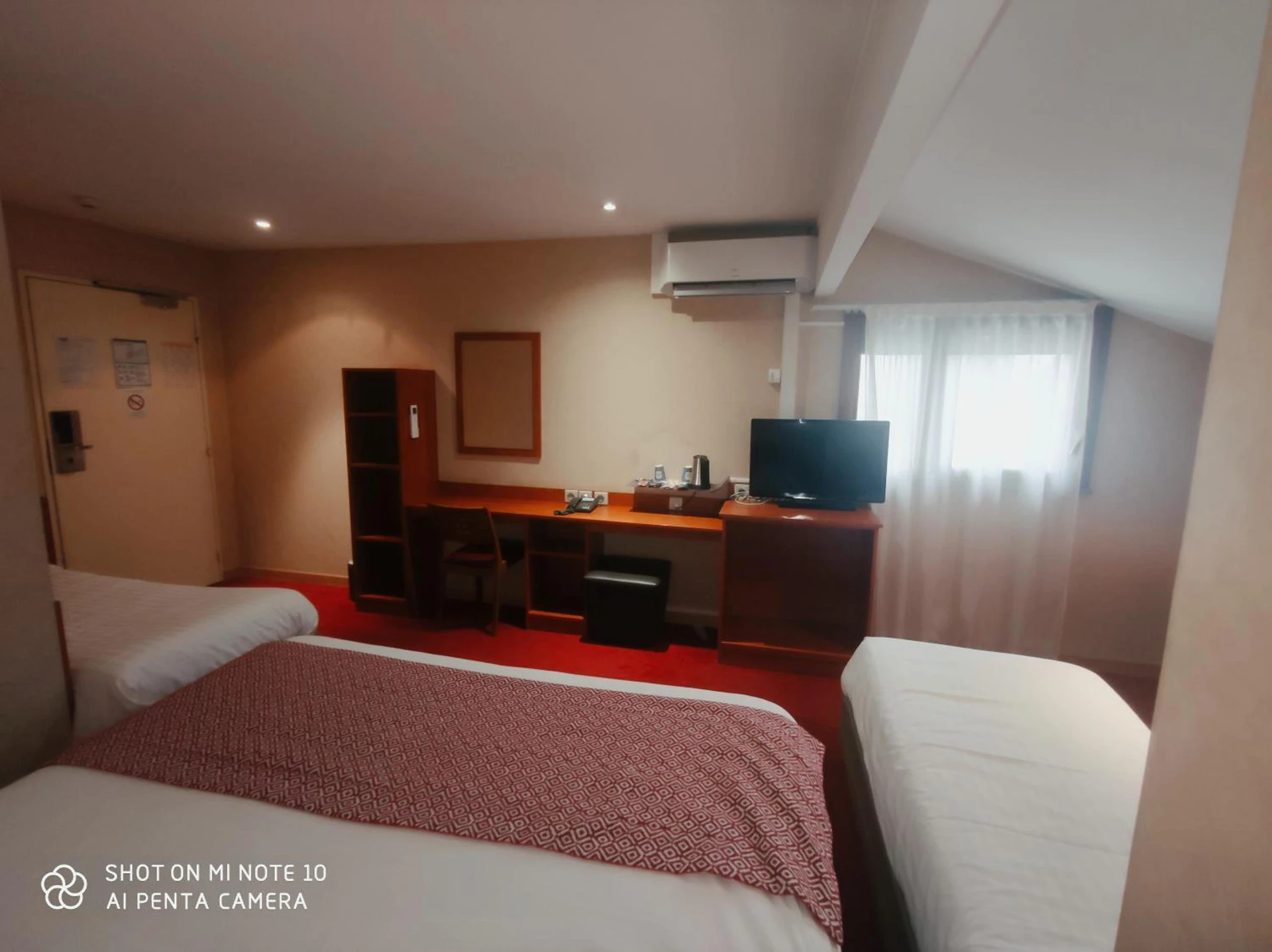 Chambre disponible pour un séminaire d'entreprise à Kyriad Nîmes Ouest A9 - Nîmes