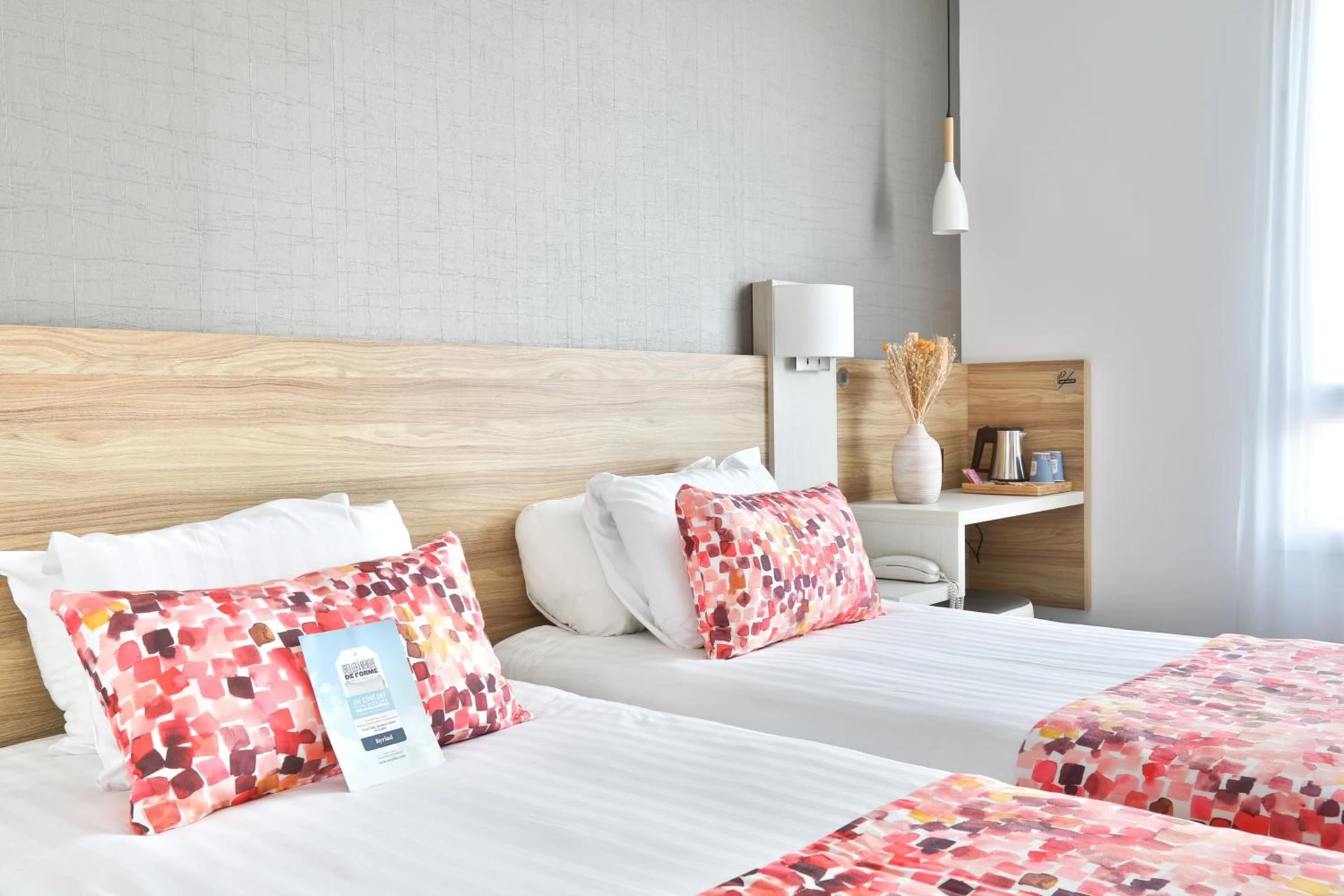 Chambre disponible pour un séminaire d'entreprise à Kyriad Pontarlier - Pontarlier