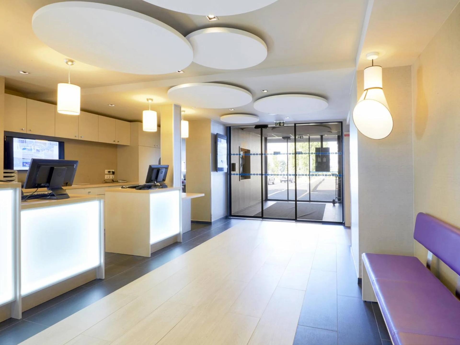 Ambiance de travail pour séminaire d'entreprise à Kyriad Prestige Saint-Malo - Saint-Malo