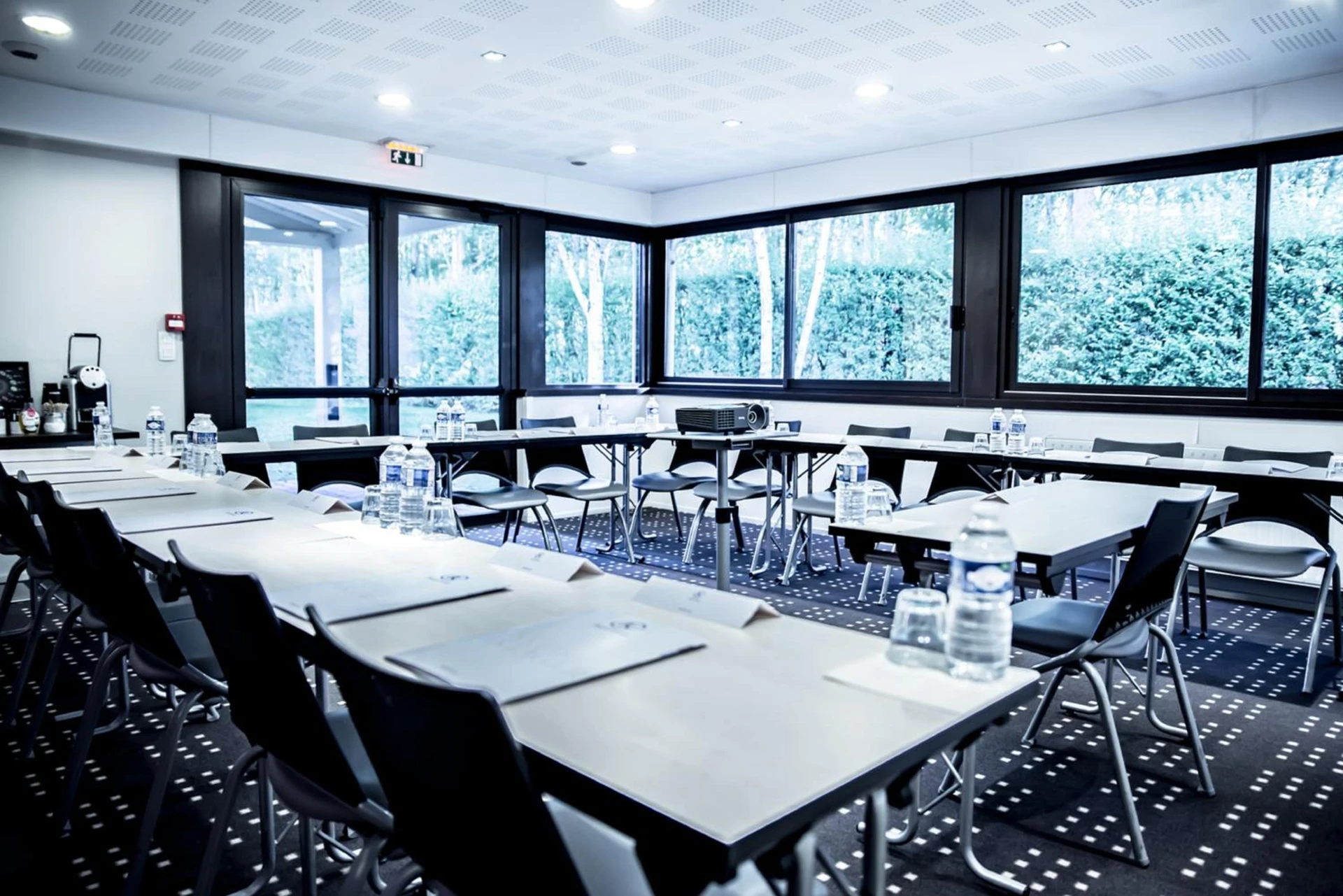 Ambiance de travail pour séminaire d'entreprise à Kyriad Rennes Nord Hotel - Rennes