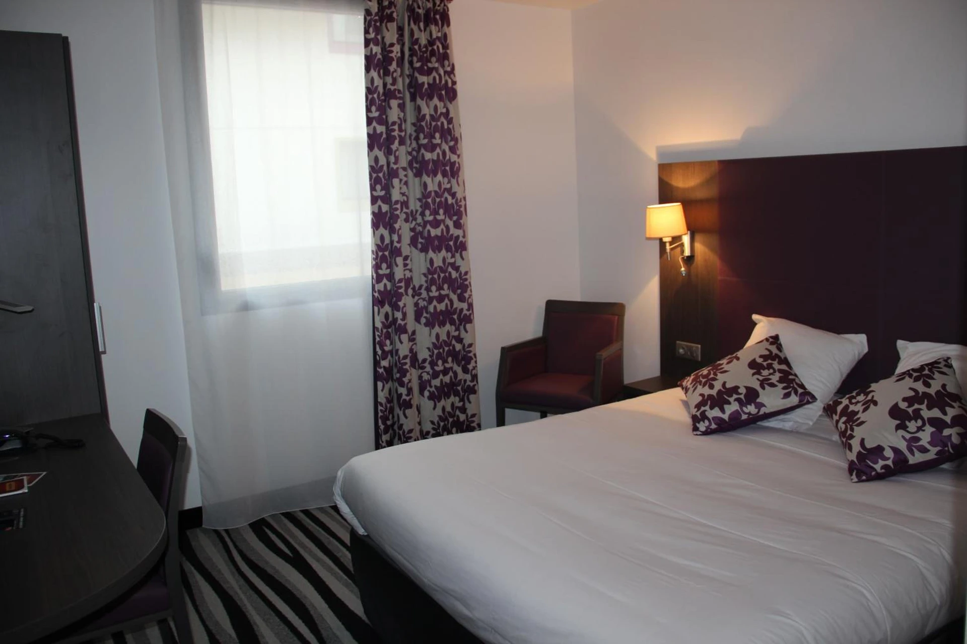 Chambre disponible pour un séminaire d'entreprise à Kyriad Saint Quentin en Yvelines - Montigny - Montigny-le-Bretonneux