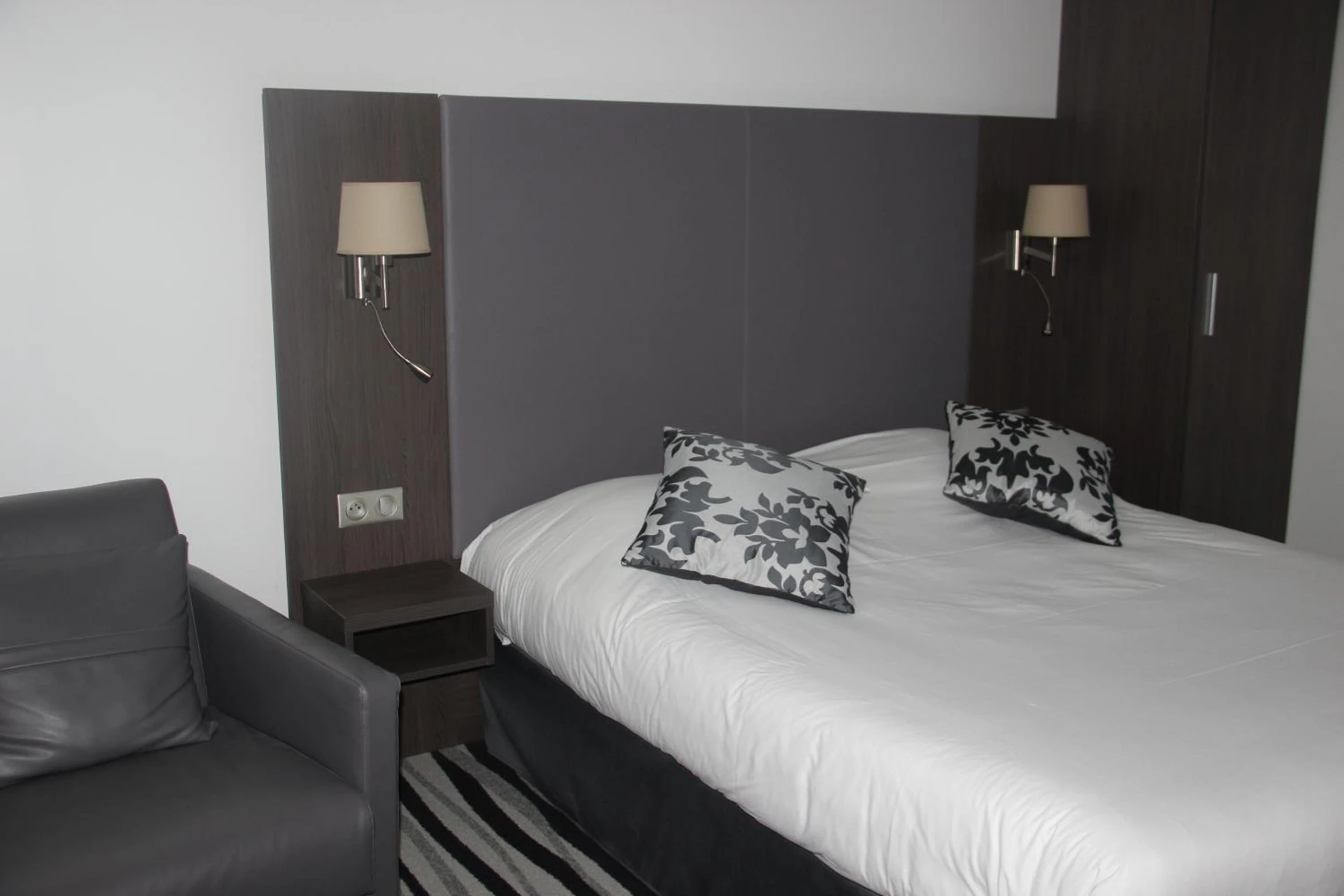 Chambre disponible pour un séminaire d'entreprise à Kyriad Saint Quentin en Yvelines - Montigny - Montigny-le-Bretonneux