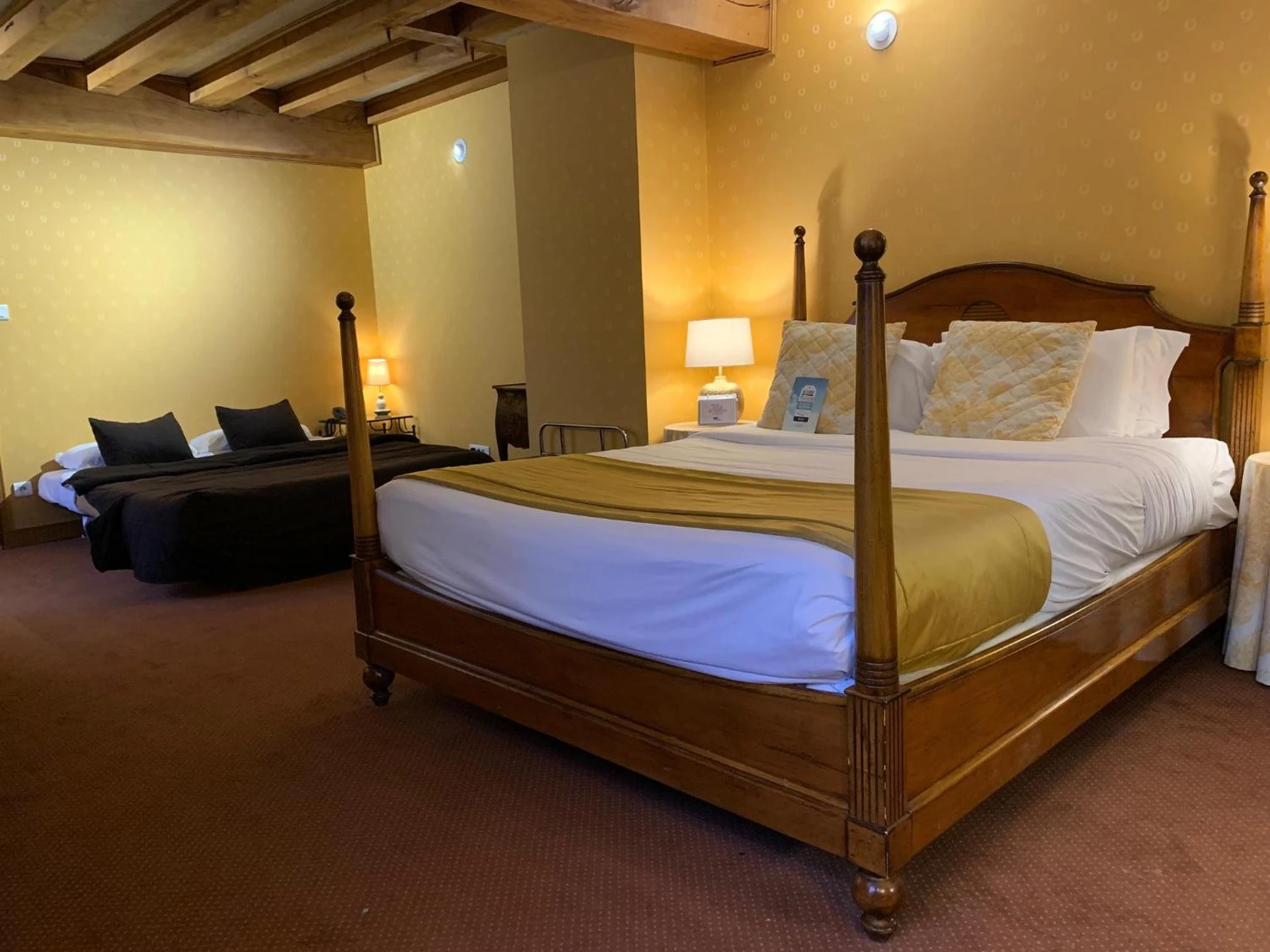 Chambre disponible pour un séminaire d'entreprise à Kyriad Saumur Hyper Centre Hôtel, Appartements, Séminaires et SPA soins Sothys Paris - Saumur