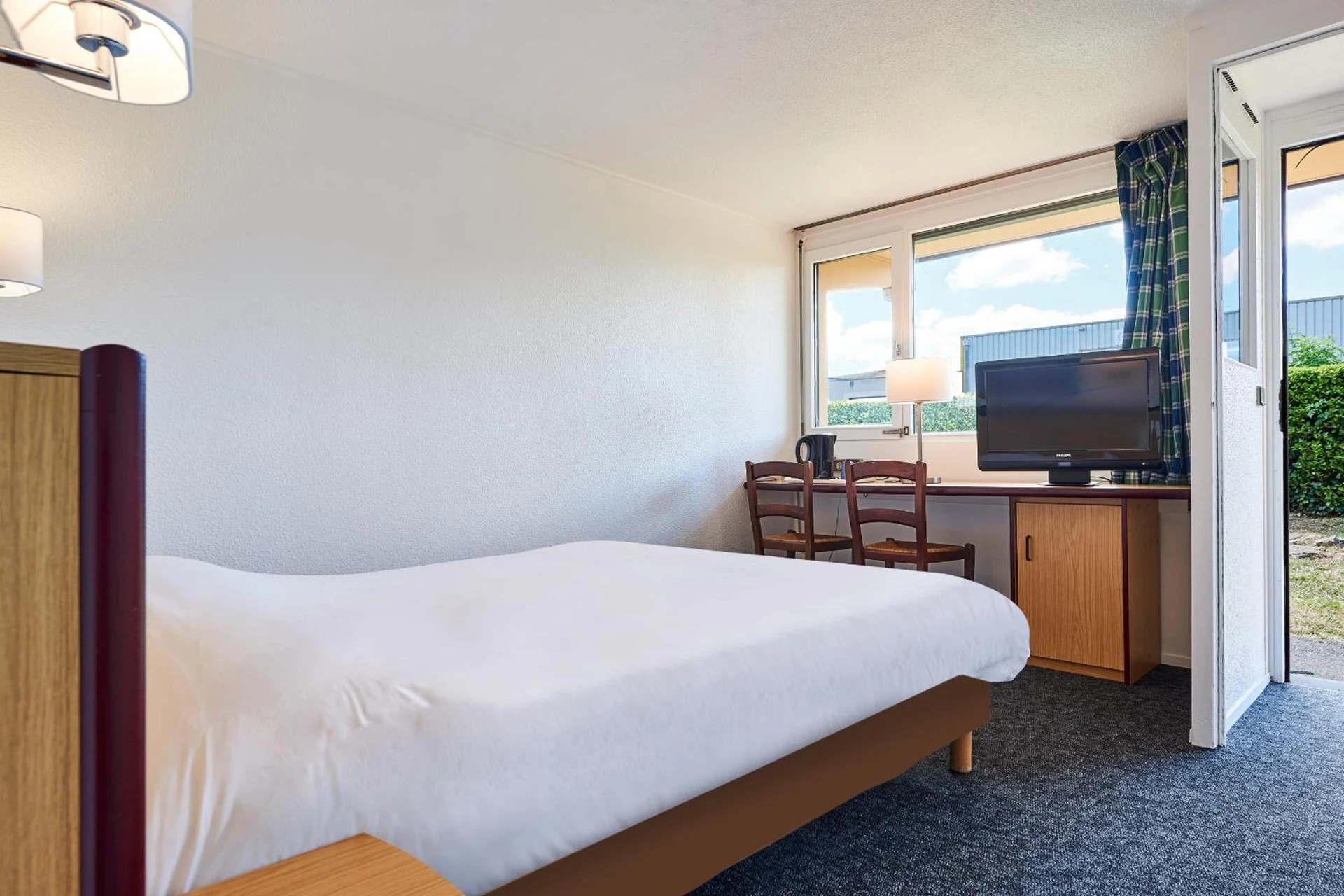 Chambre disponible pour un séminaire d'entreprise à Kyriad Tarbes Bastillac - Tarbes