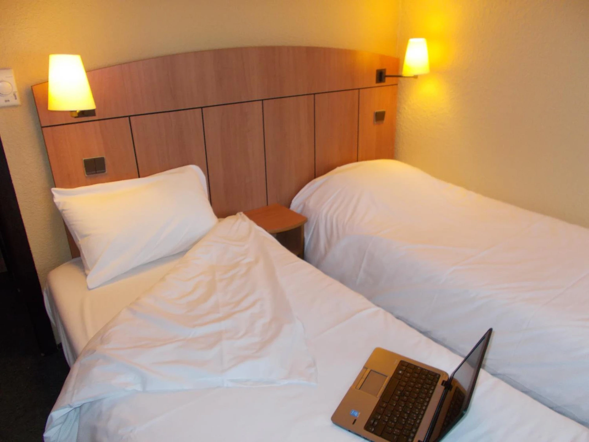 Magnifique chambre pour un séminaire d'entreprise à Kyriad Tarbes Odos - Odos