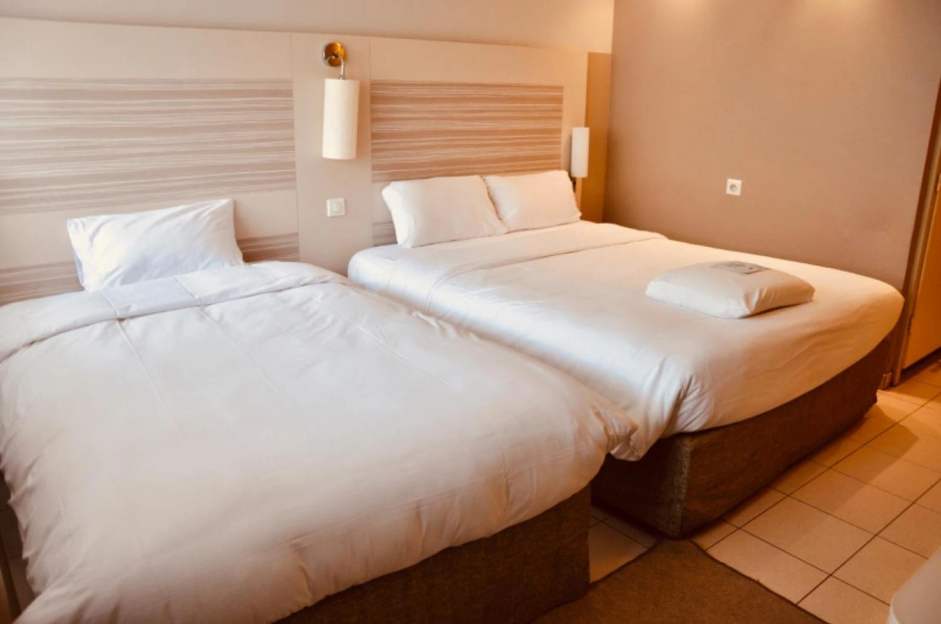 Chambre disponible pour un séminaire d'entreprise à Kyriad Toulouse Sud - Roques - Roques