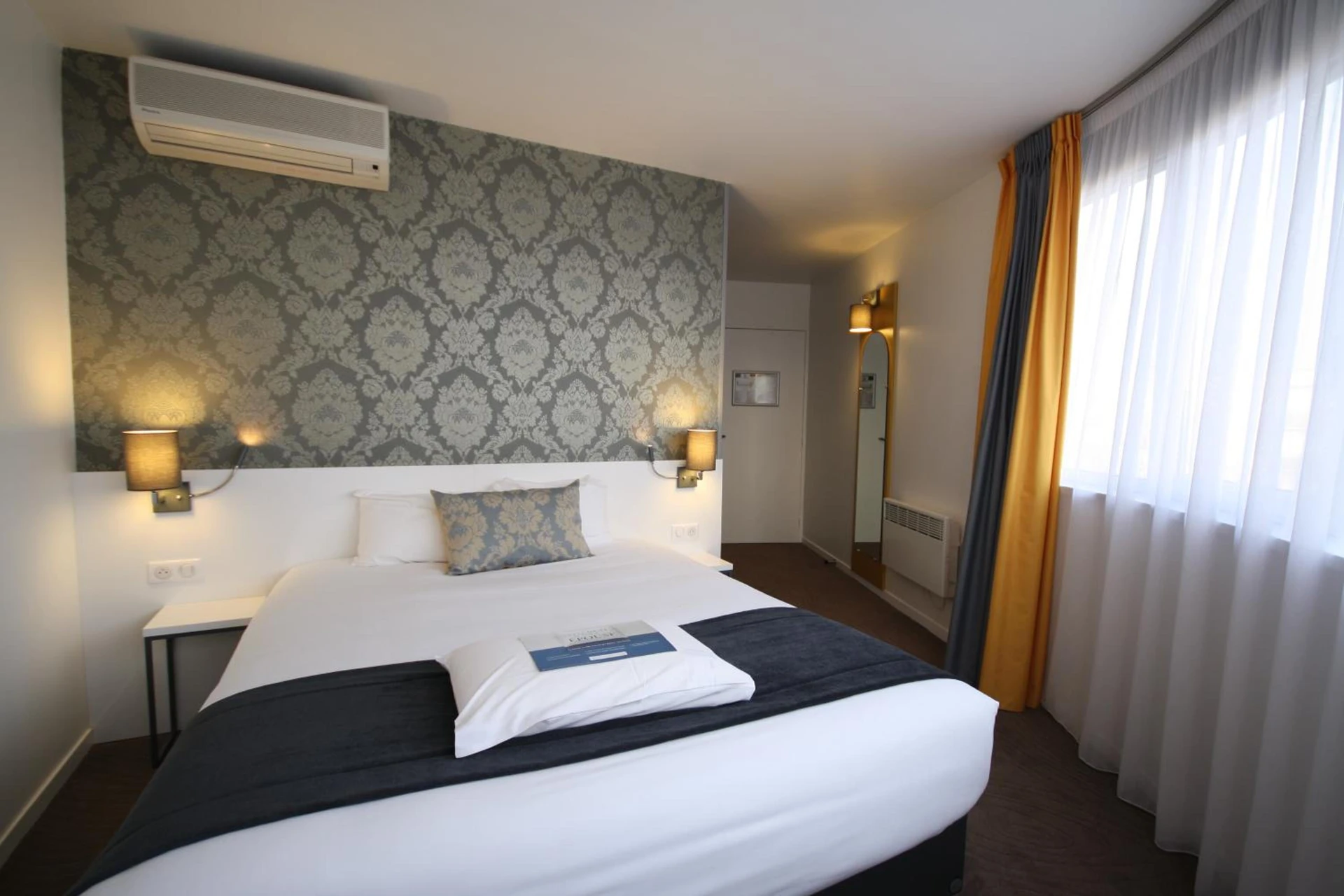 Chambre disponible pour un séminaire d'entreprise à Hotel Kyriad Tours St Pierre des Corps Gare - Saint-Pierre-des-Corps
