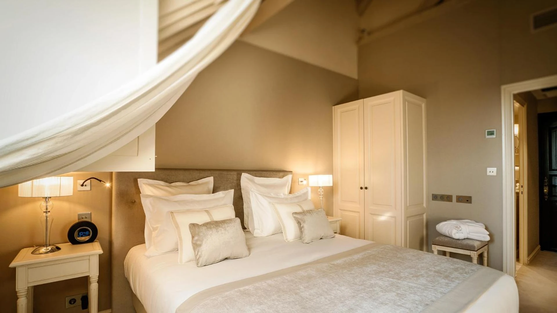 Magnifique chambre pour un séminaire d'entreprise à L'Abbaye De Villeneuve - Les Sorinières