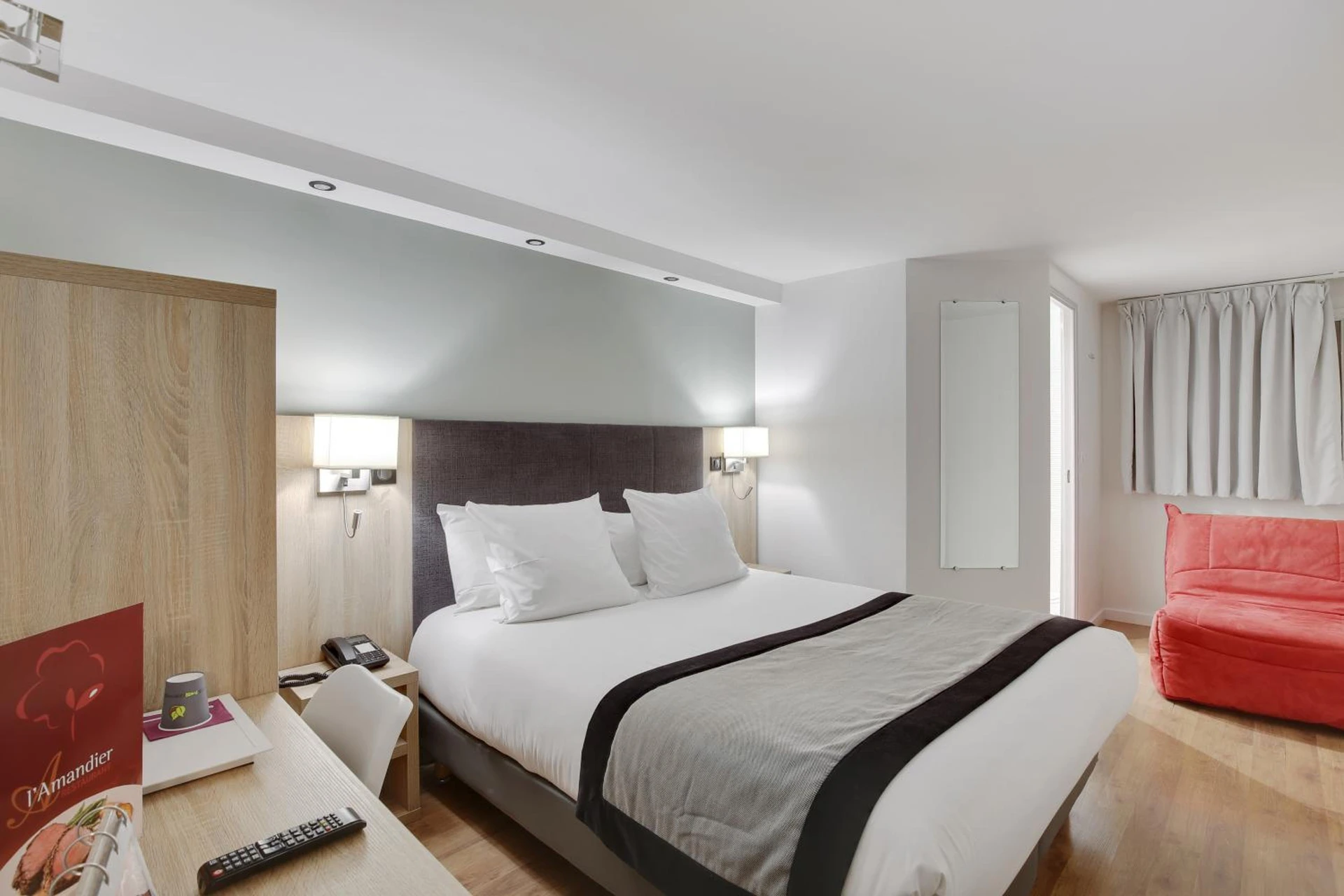 Organiser un séminaire d'entreprise : Hôtel l'Amandier à nanterre