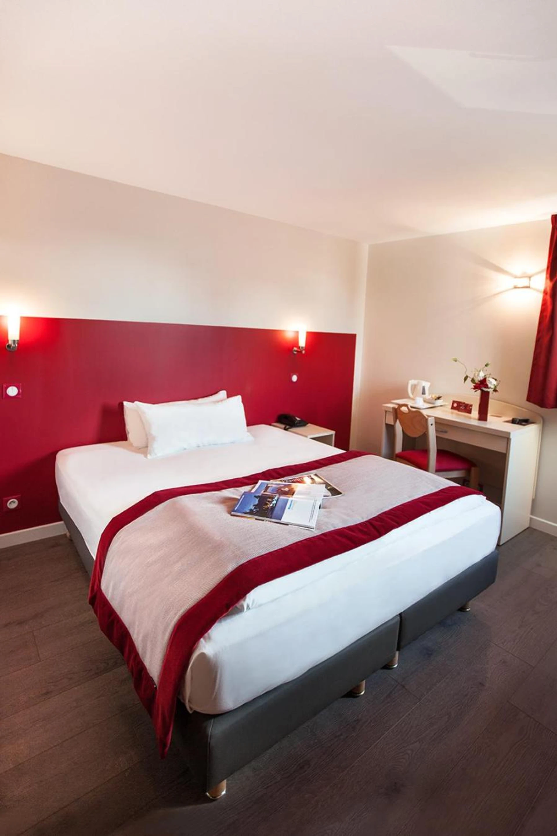 Chambre disponible pour un séminaire d'entreprise à Hôtel l'Amandier - Nanterre