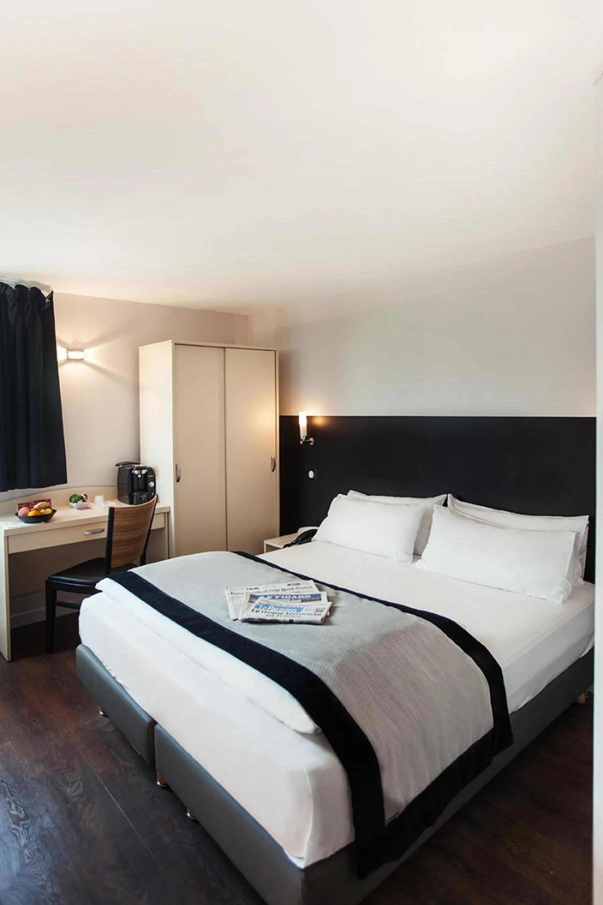 Chambre disponible pour un séminaire d'entreprise à Hôtel l'Amandier - Nanterre