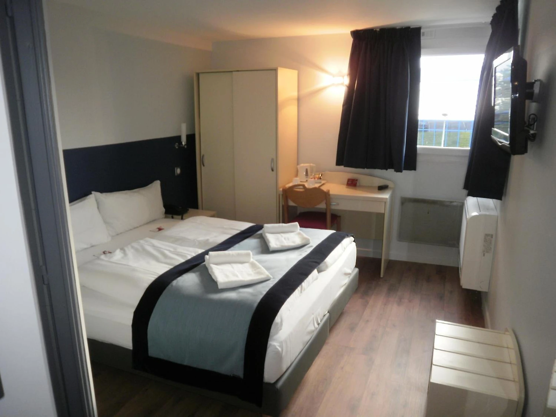 Magnifique chambre pour un séminaire d'entreprise à Hôtel l'Amandier - Nanterre