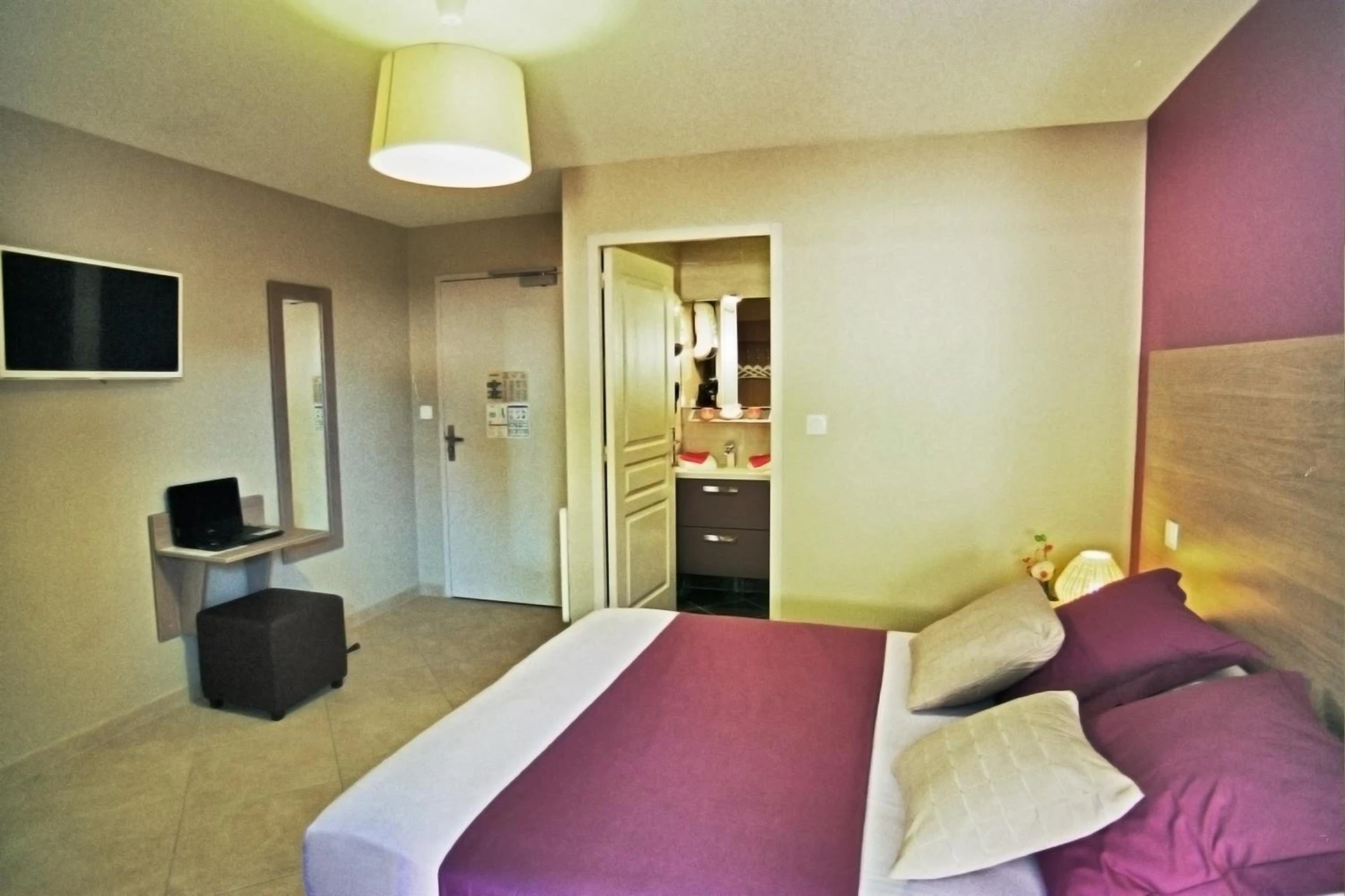 Magnifique chambre pour un séminaire d'entreprise à Hôtel l'Anvia - Bollène