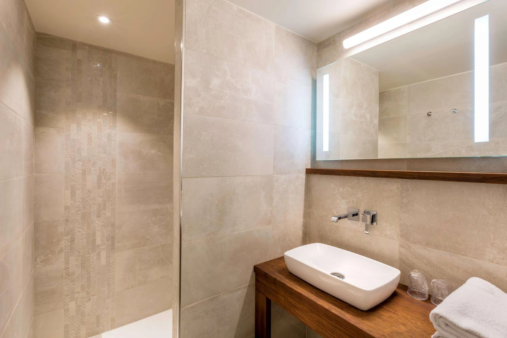 Magnifique chambre pour un séminaire d'entreprise à Best Western L'Aquarium Arras Nord - Fresnes-lès-Montauban