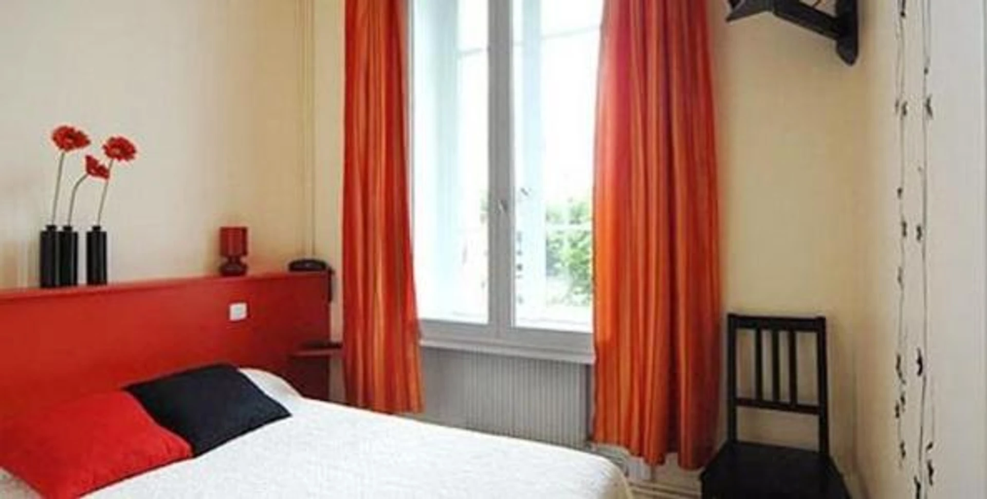 Chambre disponible pour un séminaire d'entreprise à L'Hôtel L'Astrée - Feurs