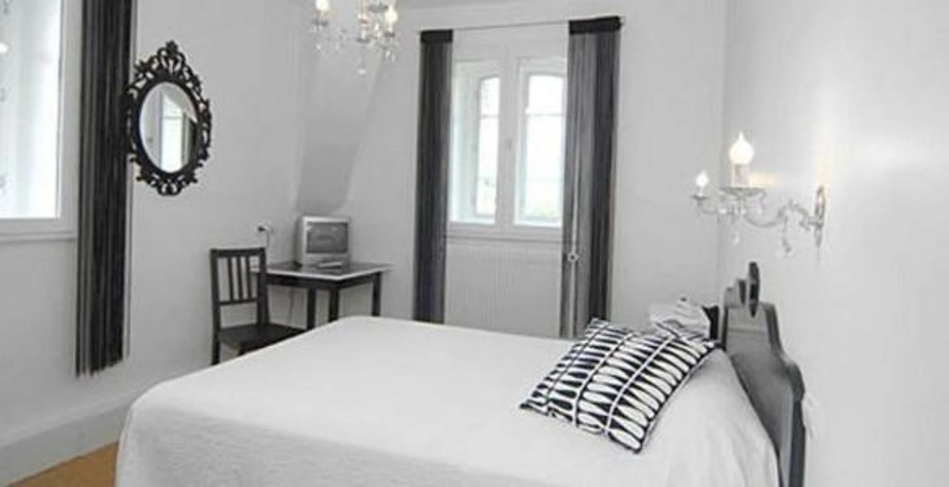 Chambre disponible pour un séminaire d'entreprise à L'Hôtel L'Astrée - Feurs