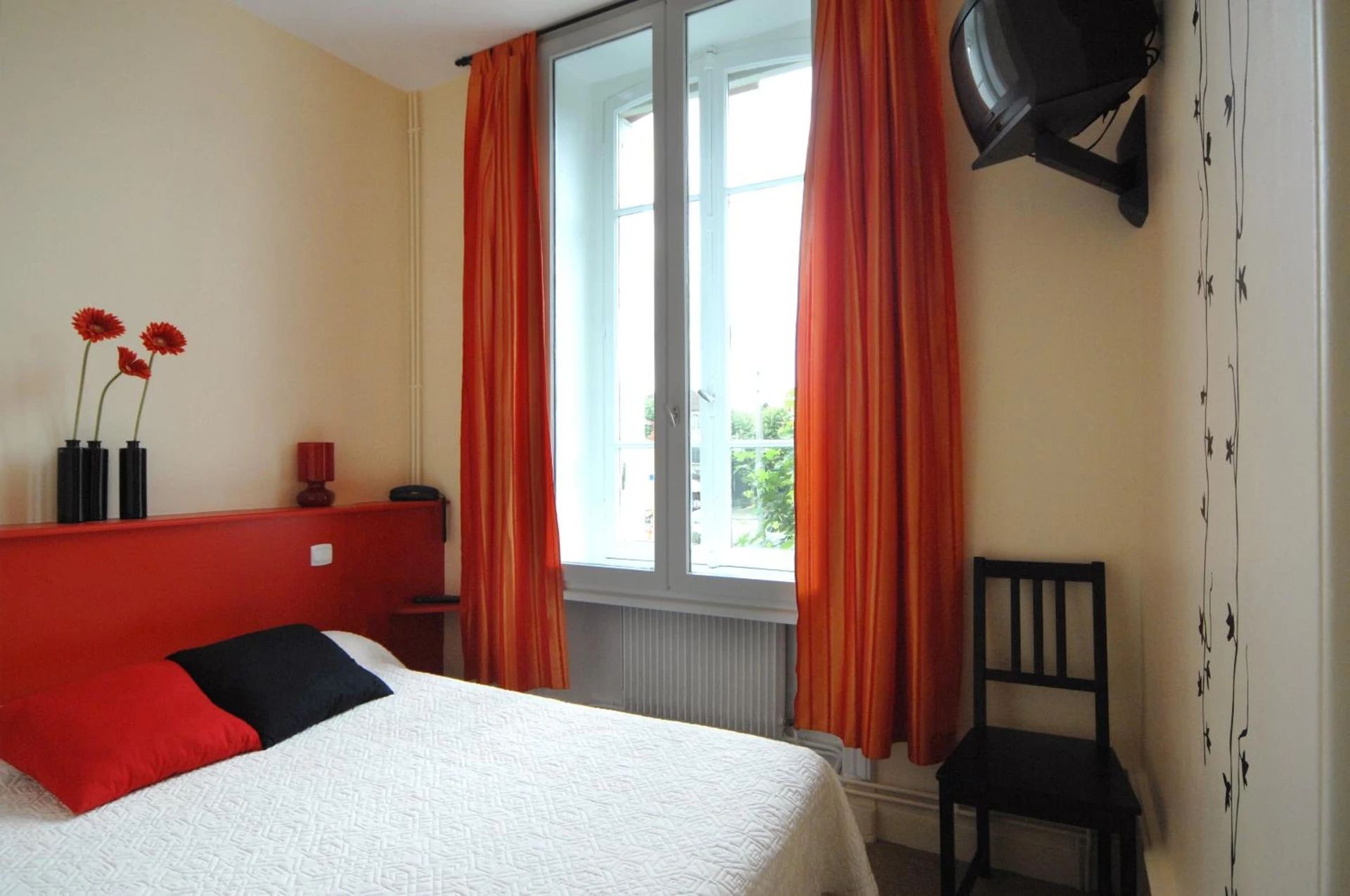 Chambre disponible pour un séminaire d'entreprise à L'Hôtel L'Astrée - Feurs