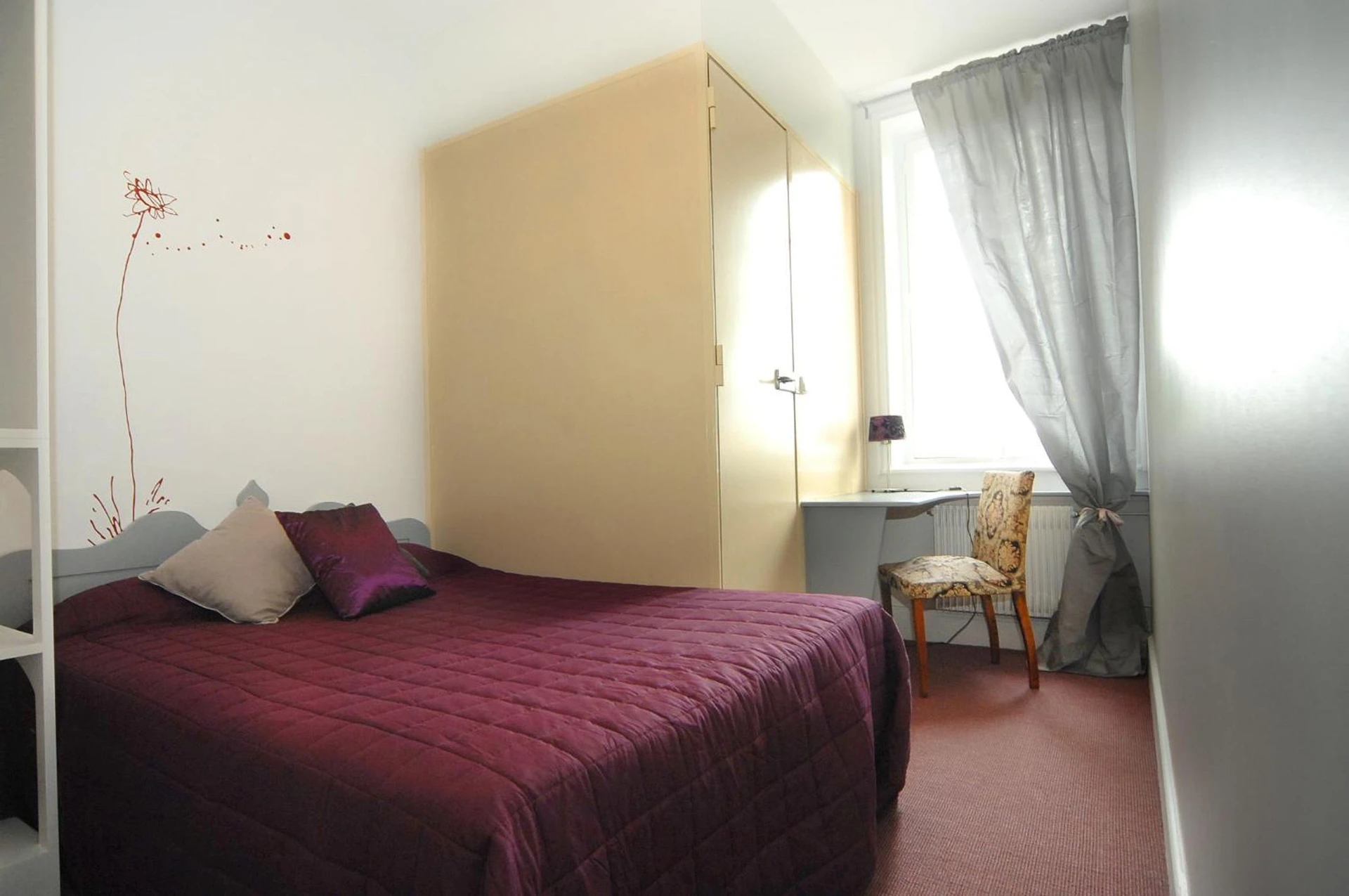 Magnifique chambre pour un séminaire d'entreprise à L'Hôtel L'Astrée - Feurs