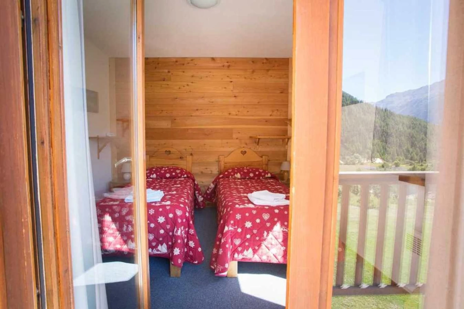 Magnifique chambre pour un séminaire d'entreprise à Hôtel L'Echaillon - Névache