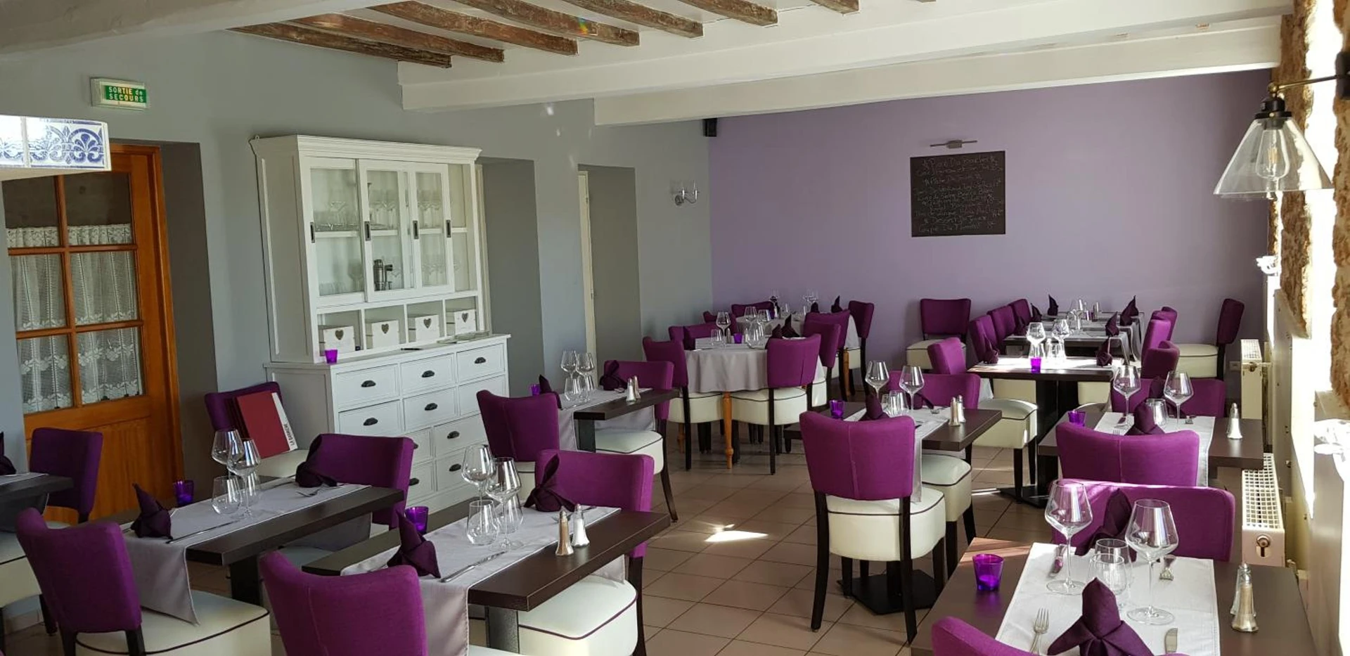 Organiser un séminaire d'entreprise : LOGIS - Hôtel & restaurant "L'envie des mets" à rang-du-fliers