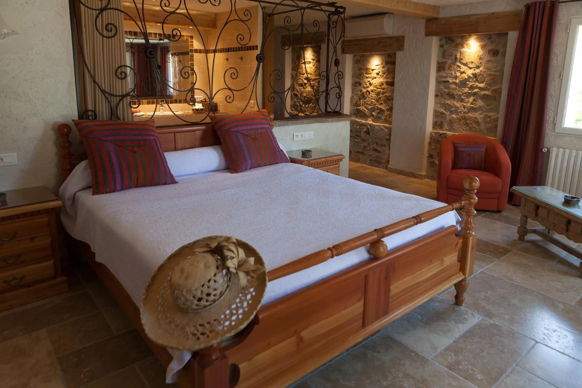 Chambre disponible pour un séminaire d'entreprise à L' Escapade Hôtel & Restaurant - Le Pradet