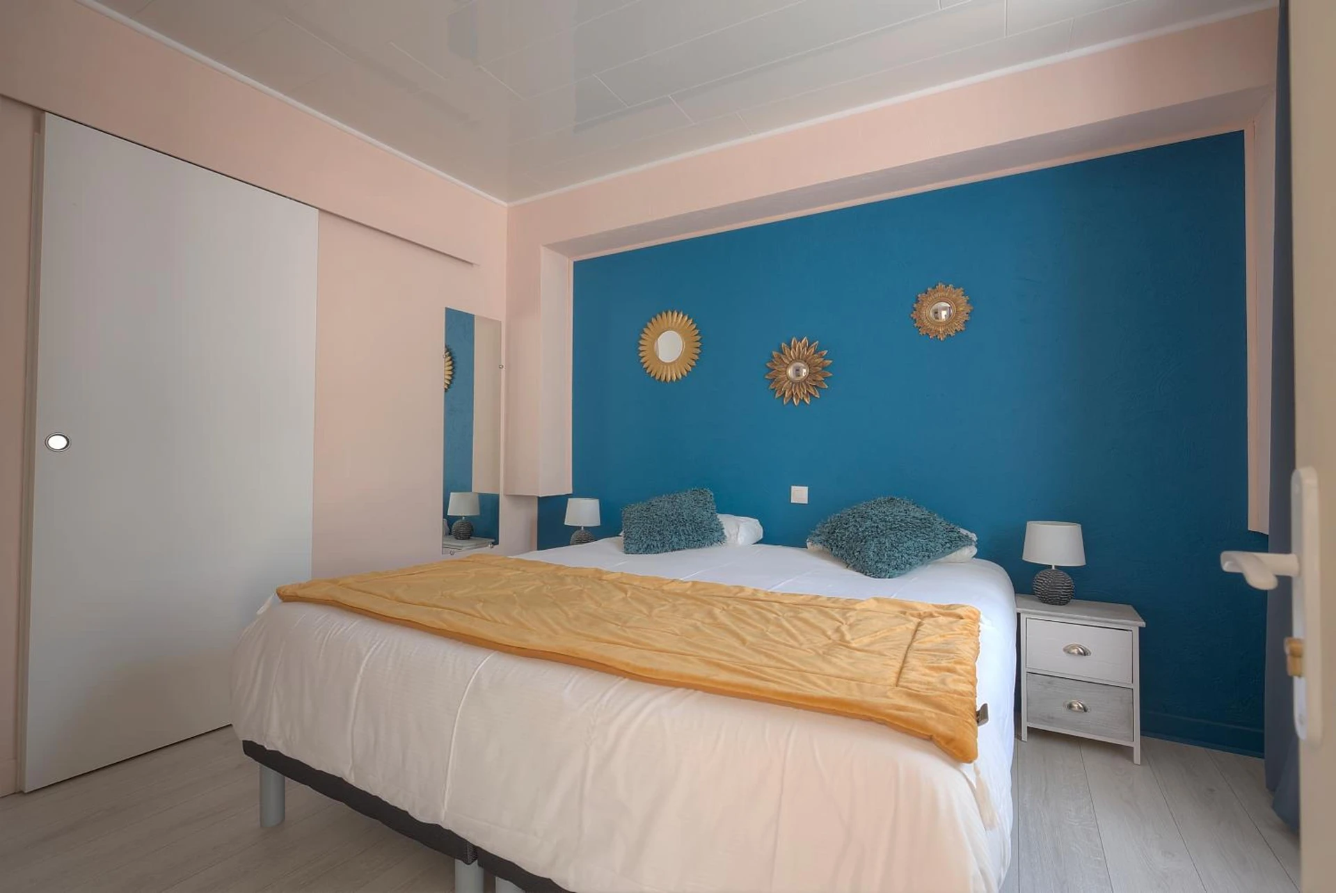 Chambre disponible pour un séminaire d'entreprise à Logis Hôtel Restaurant L'Essille - Bassac