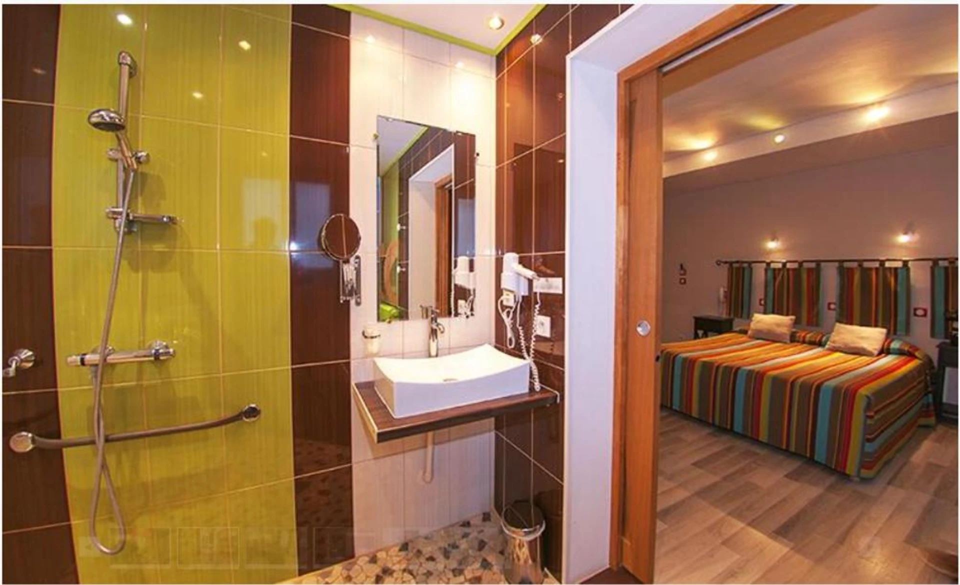 Chambre disponible pour un séminaire d'entreprise à Logis Hôtel Restaurant L'Essille - Bassac