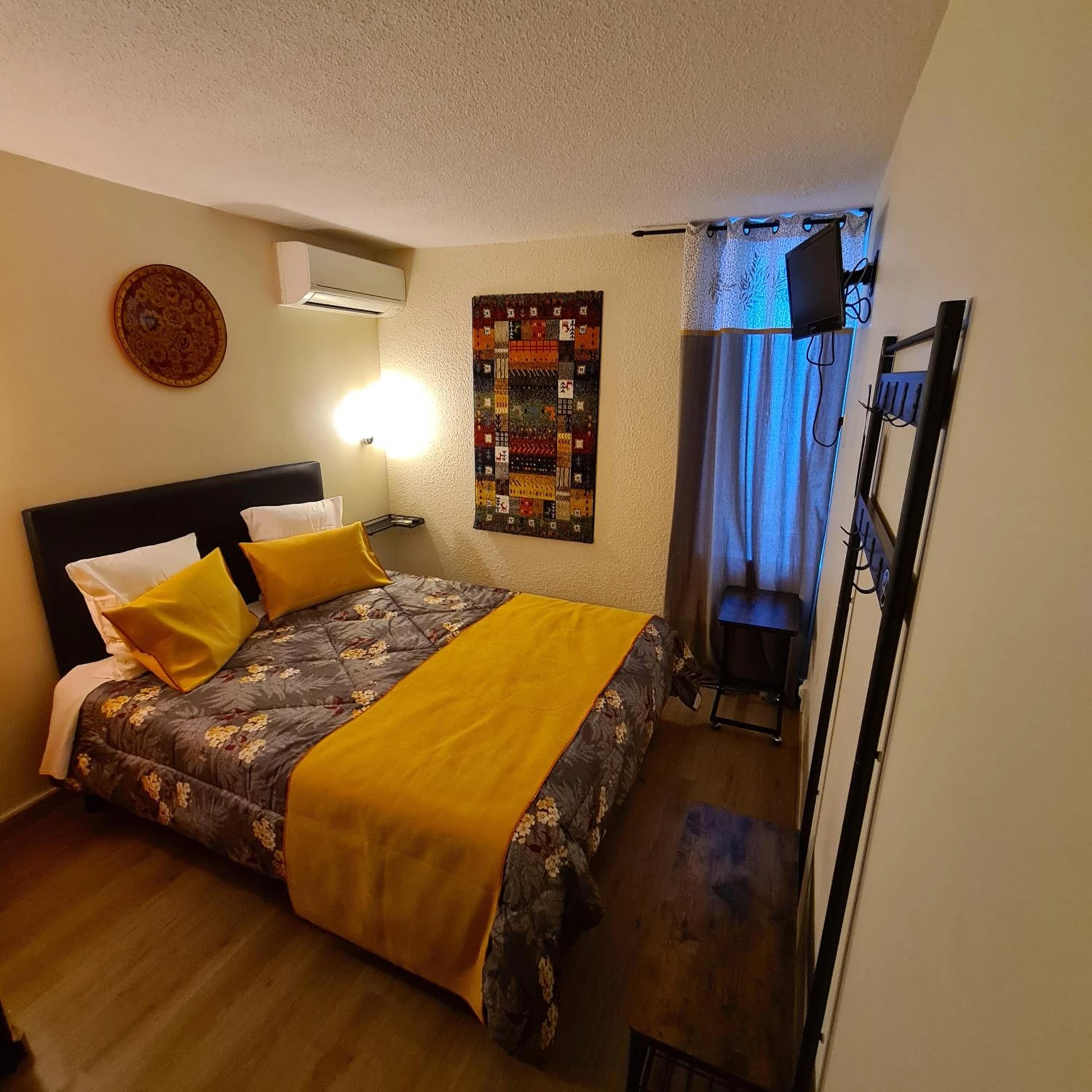 Chambre disponible pour un séminaire d'entreprise à Hôtel L'Etoile Aéroport - A61 - Carcassonne