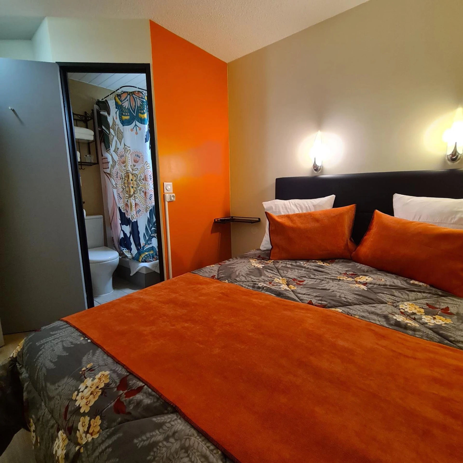 Chambre disponible pour un séminaire d'entreprise à Hôtel L'Etoile Aéroport - A61 - Carcassonne
