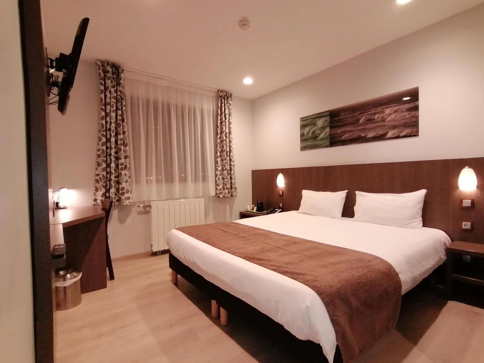 Magnifique chambre pour un séminaire d'entreprise à The Originals City, L'Haut' Aile, Coquelles-Calais Tunnel s/Manche L'HAUTAILE - Coquelles