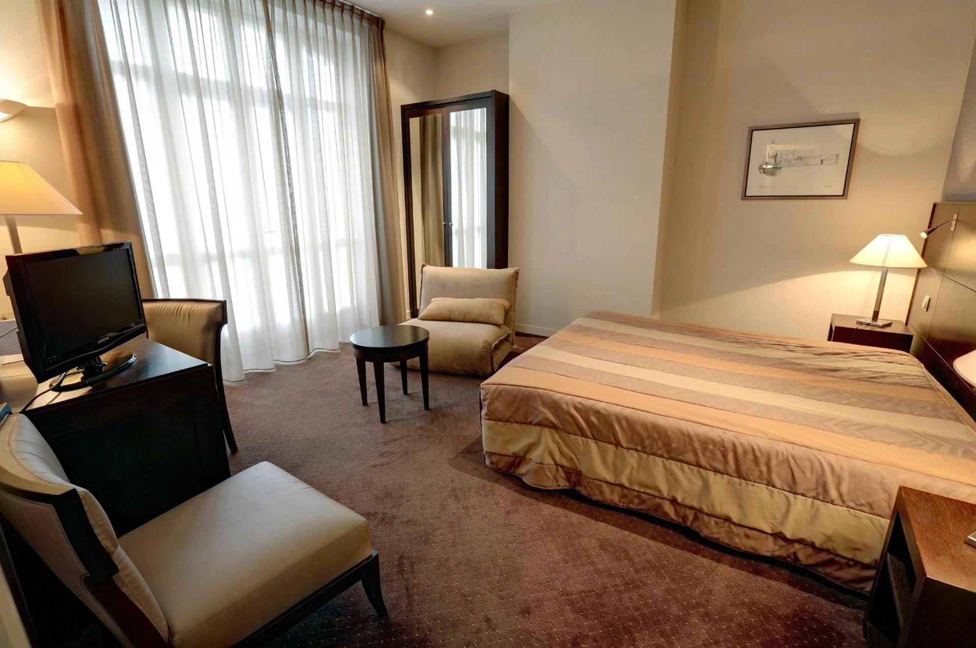 Magnifique chambre pour un séminaire d'entreprise à Hôtel Restaurant l'Hirondelle - Dunkerque