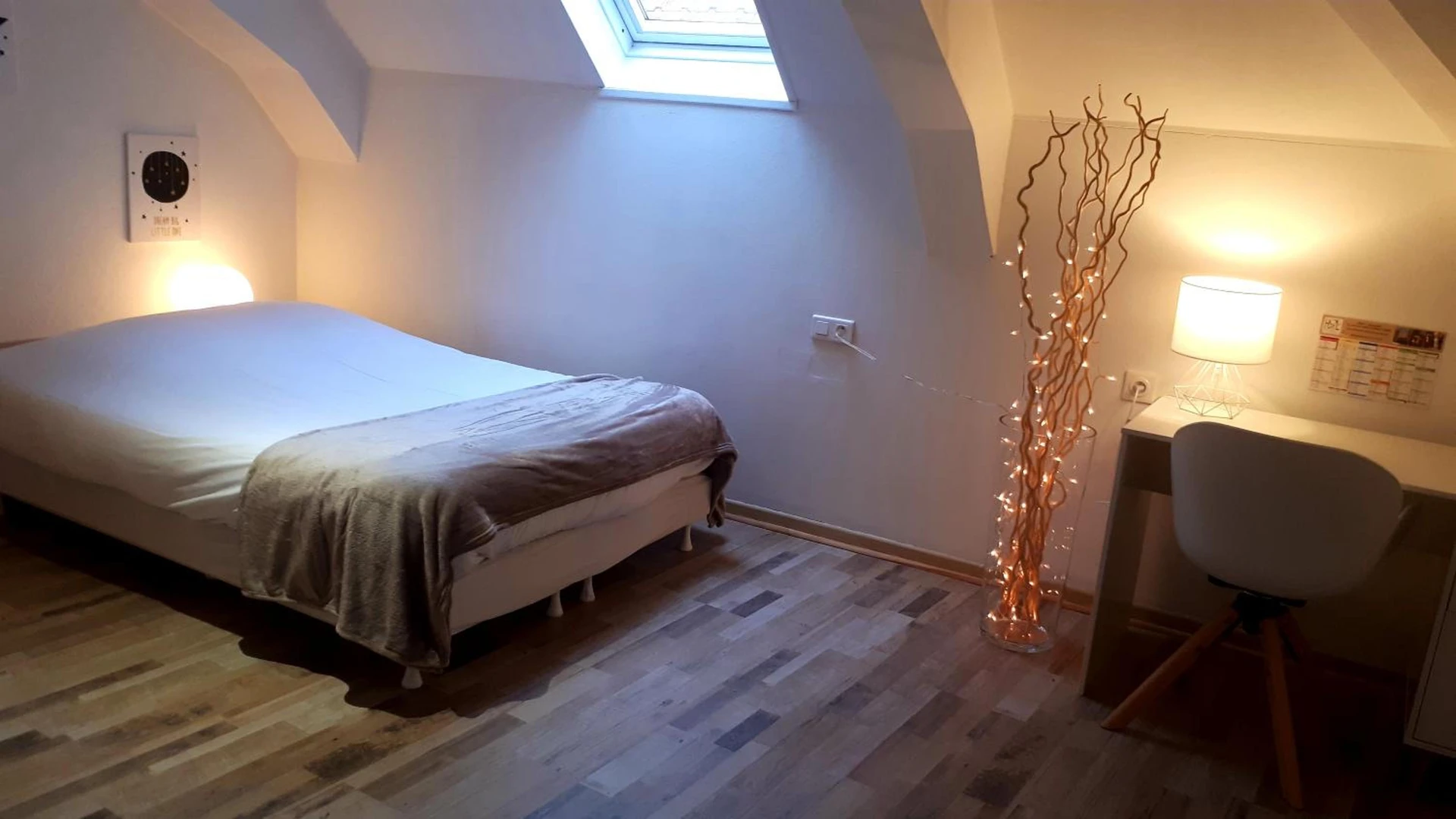 Chambre disponible pour un séminaire d'entreprise à Hôtel Restaurant L'Industrie - Saint-Omer