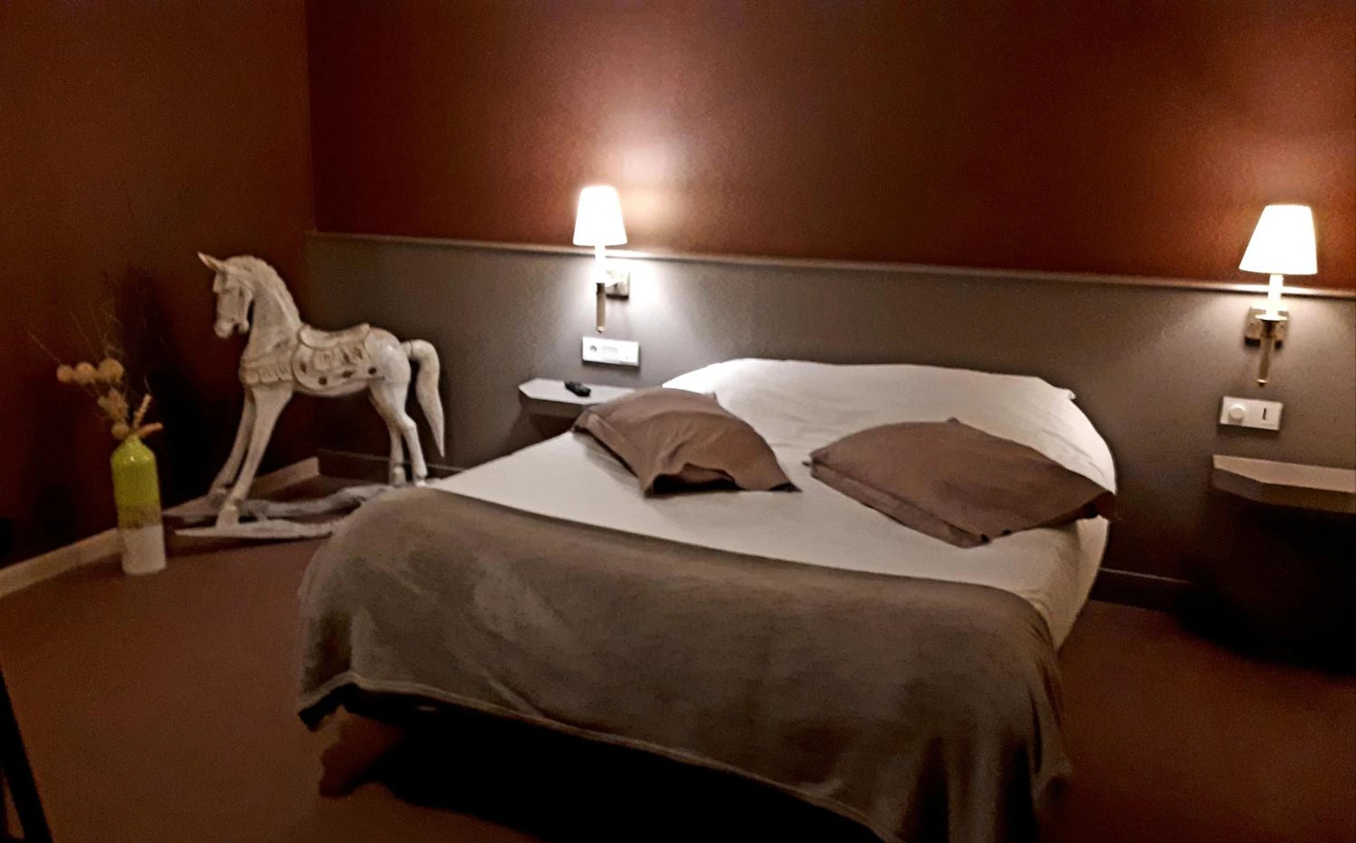 Chambre disponible pour un séminaire d'entreprise à Hôtel Restaurant L'Industrie - Saint-Omer