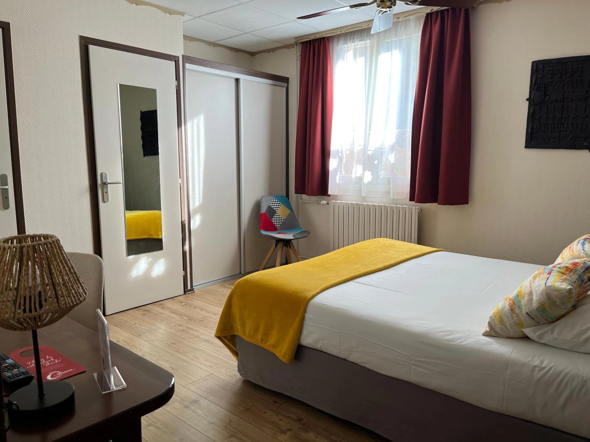 Chambre disponible pour un séminaire d'entreprise à Hôtel L'Iroko The Originals City - Aix-les-Bains