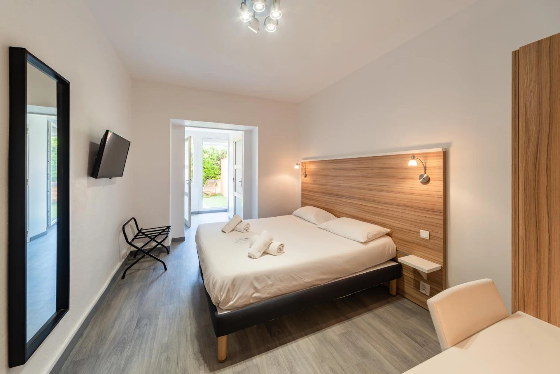 Magnifique chambre pour un séminaire d'entreprise à L'Oasis Hotel - Fréjus