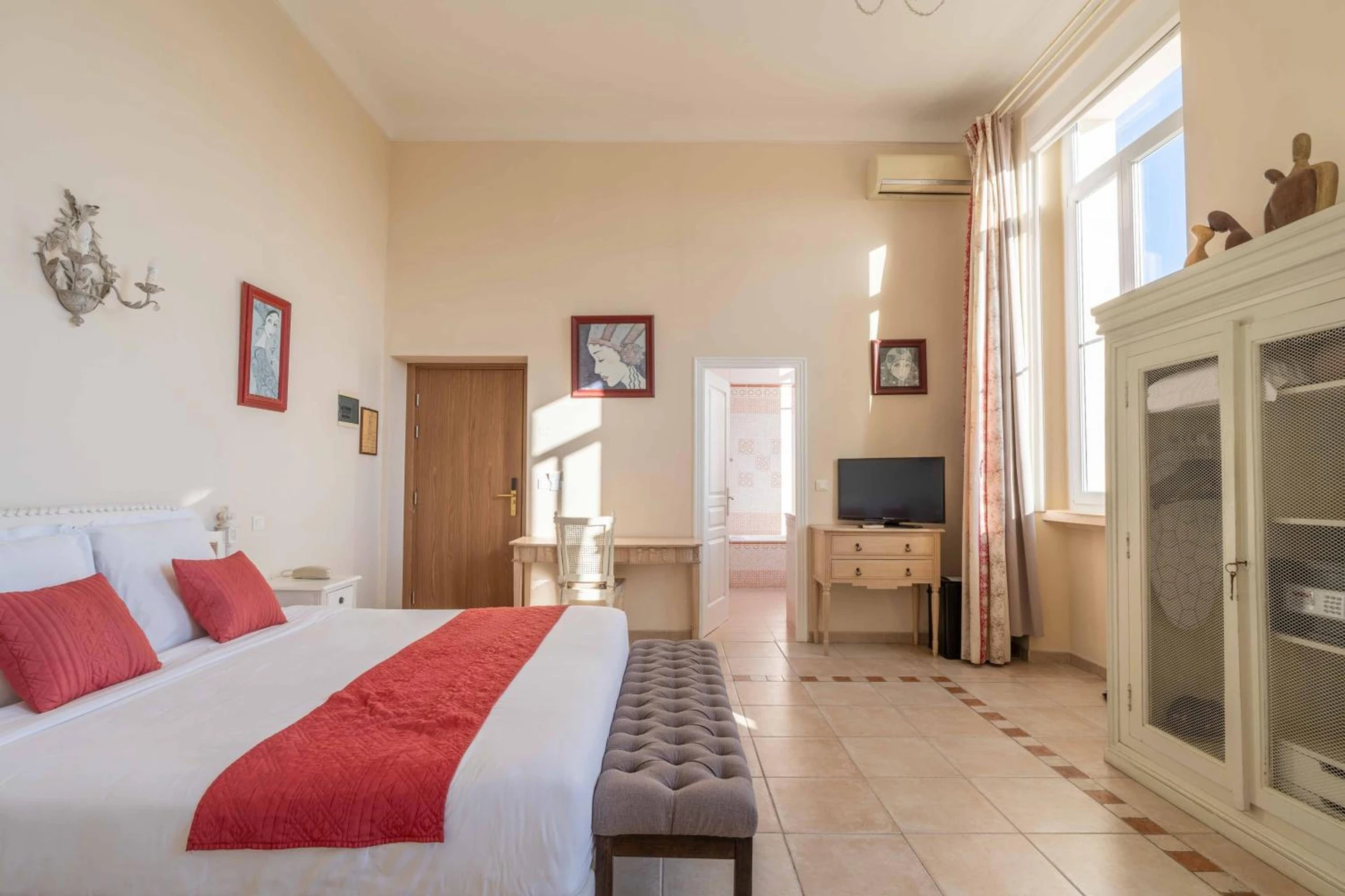 Chambre disponible pour un séminaire d'entreprise à Hôtel l'Orangeraie - La Croix-Valmer