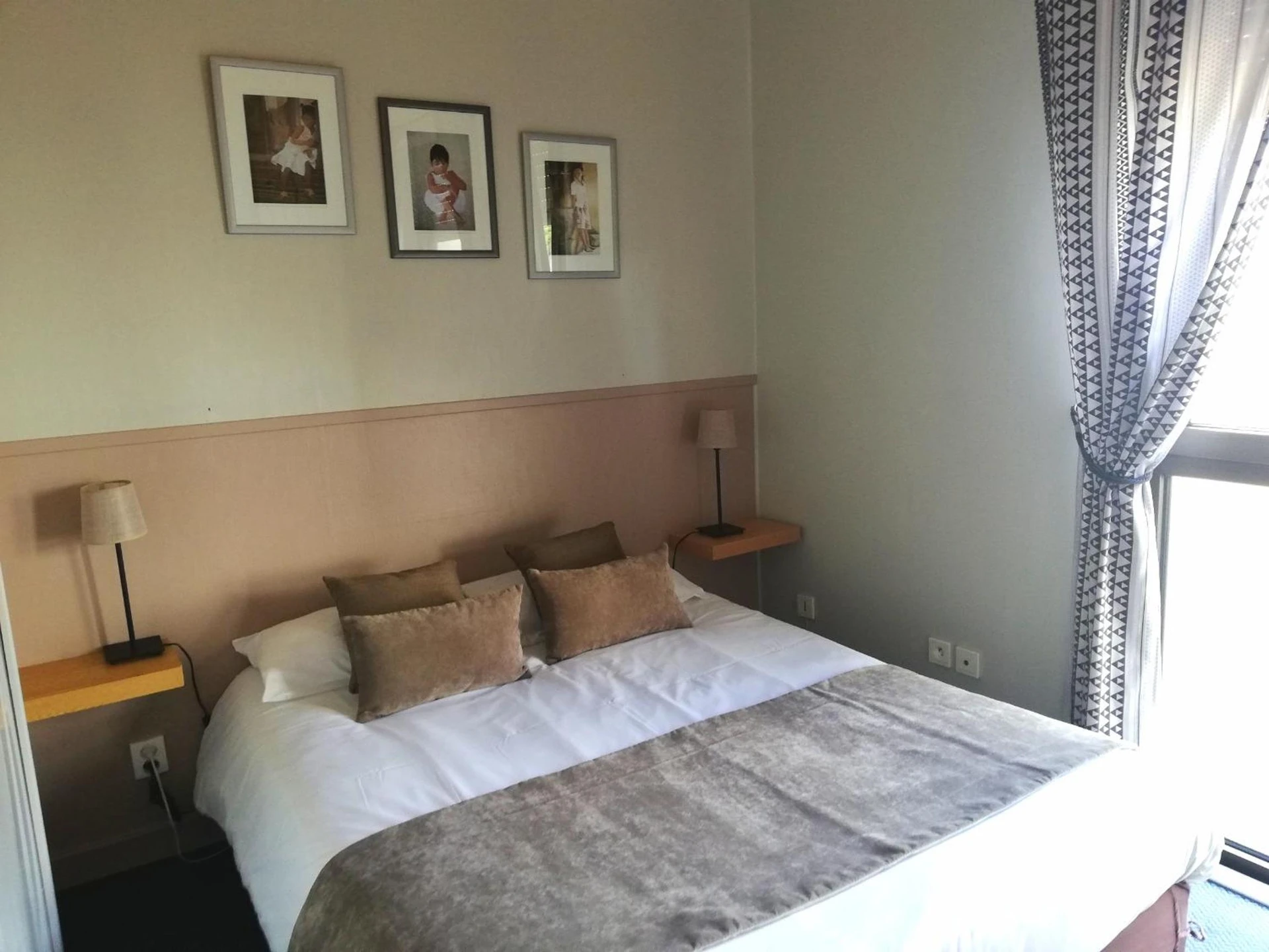 Chambre disponible pour un séminaire d'entreprise à Logis Hotel Restaurant l'Orée Des Bois - La Breille-les-Pins