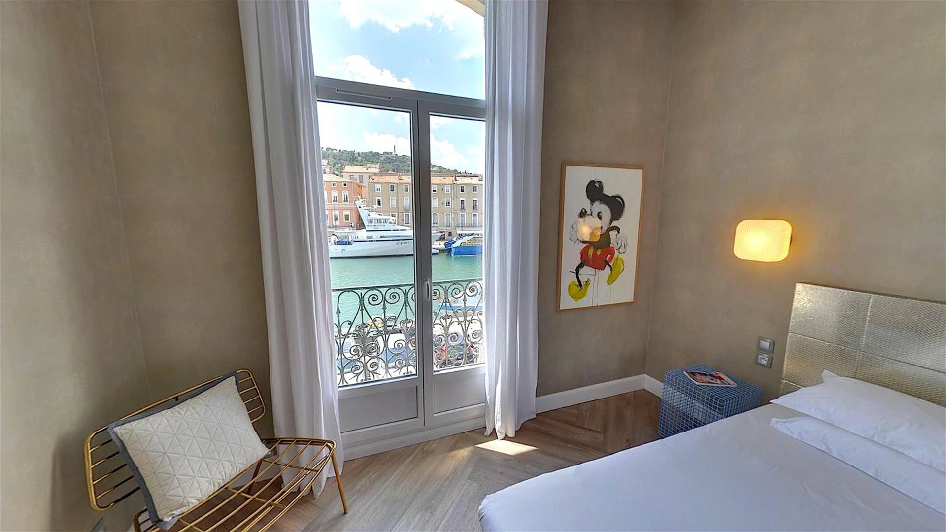 Chambre disponible pour un séminaire d'entreprise à Hôtel L'orque Bleue - Sète